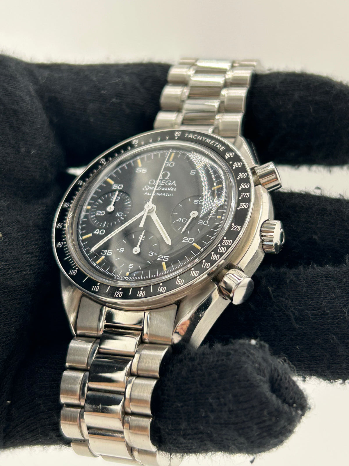 Omega Speedmaster Black Dial on Stainless Steel Bracelet Ref. 3510.50 — view 3