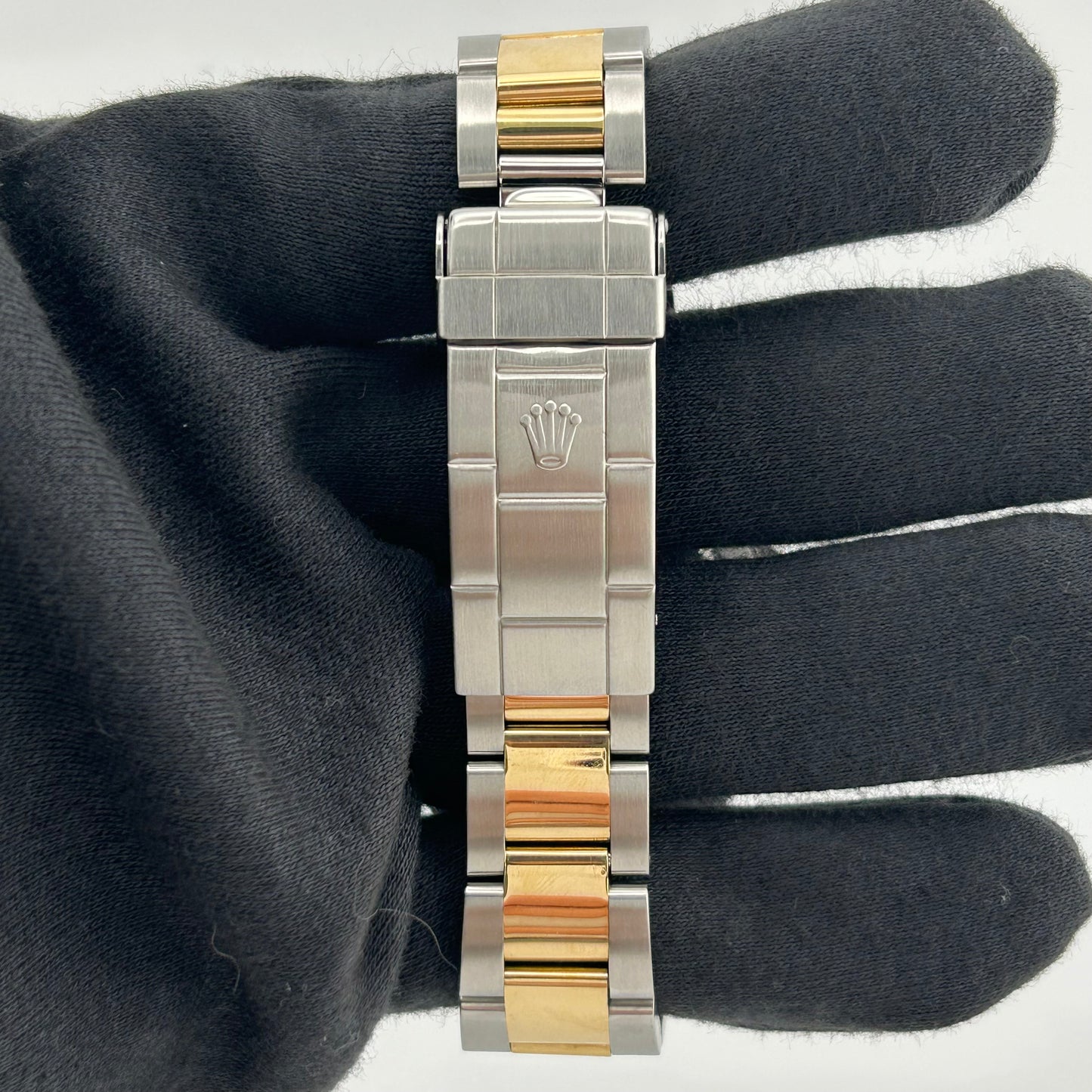 Rolex Submariner Blue Dial on Oyster Ref. 16613 Papers 1999 — view 4