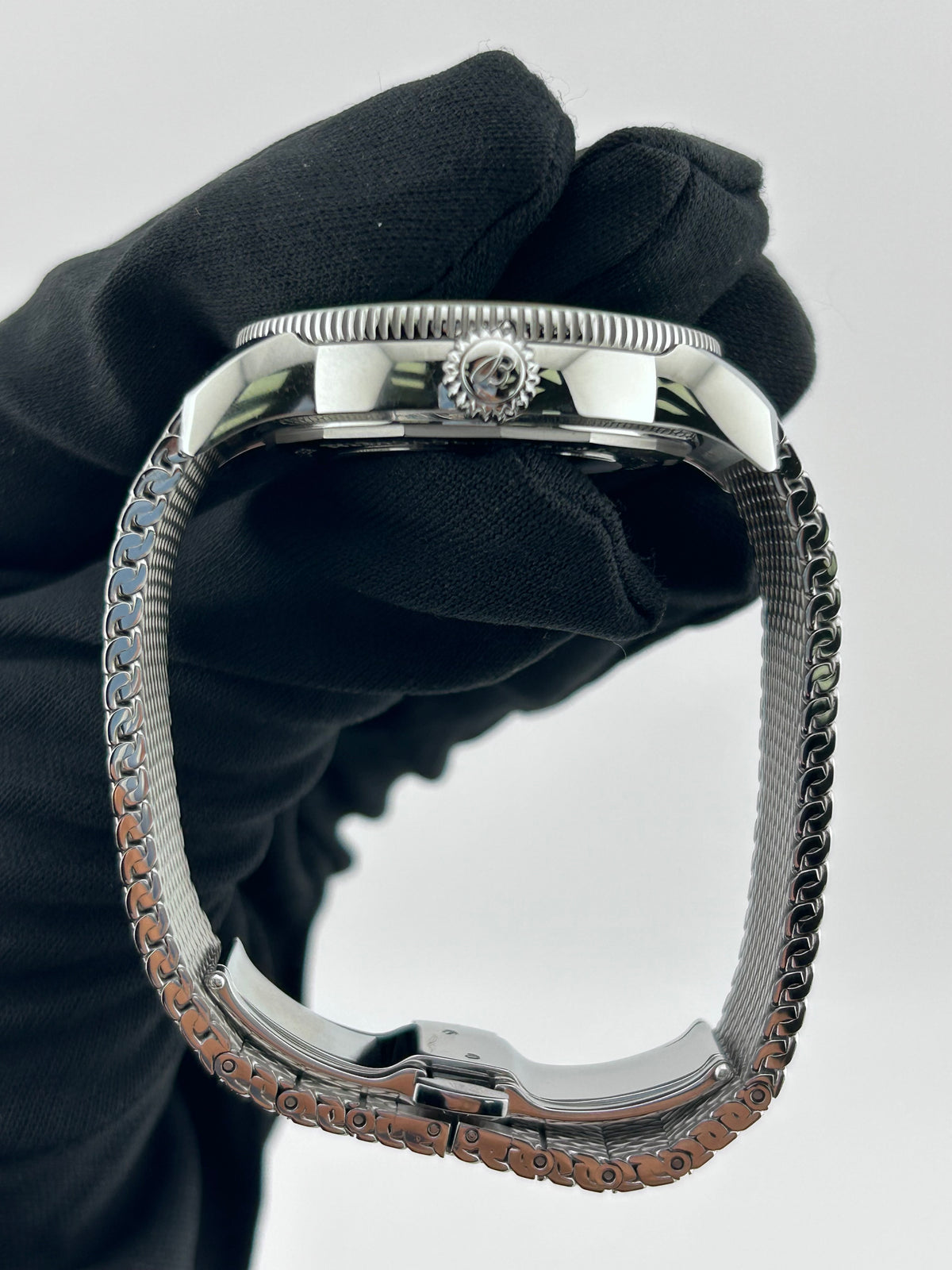 Breitling Superocean Heritage Green Dial on Mesh Metal Bracelet Ref. A10390 Complete — view 6