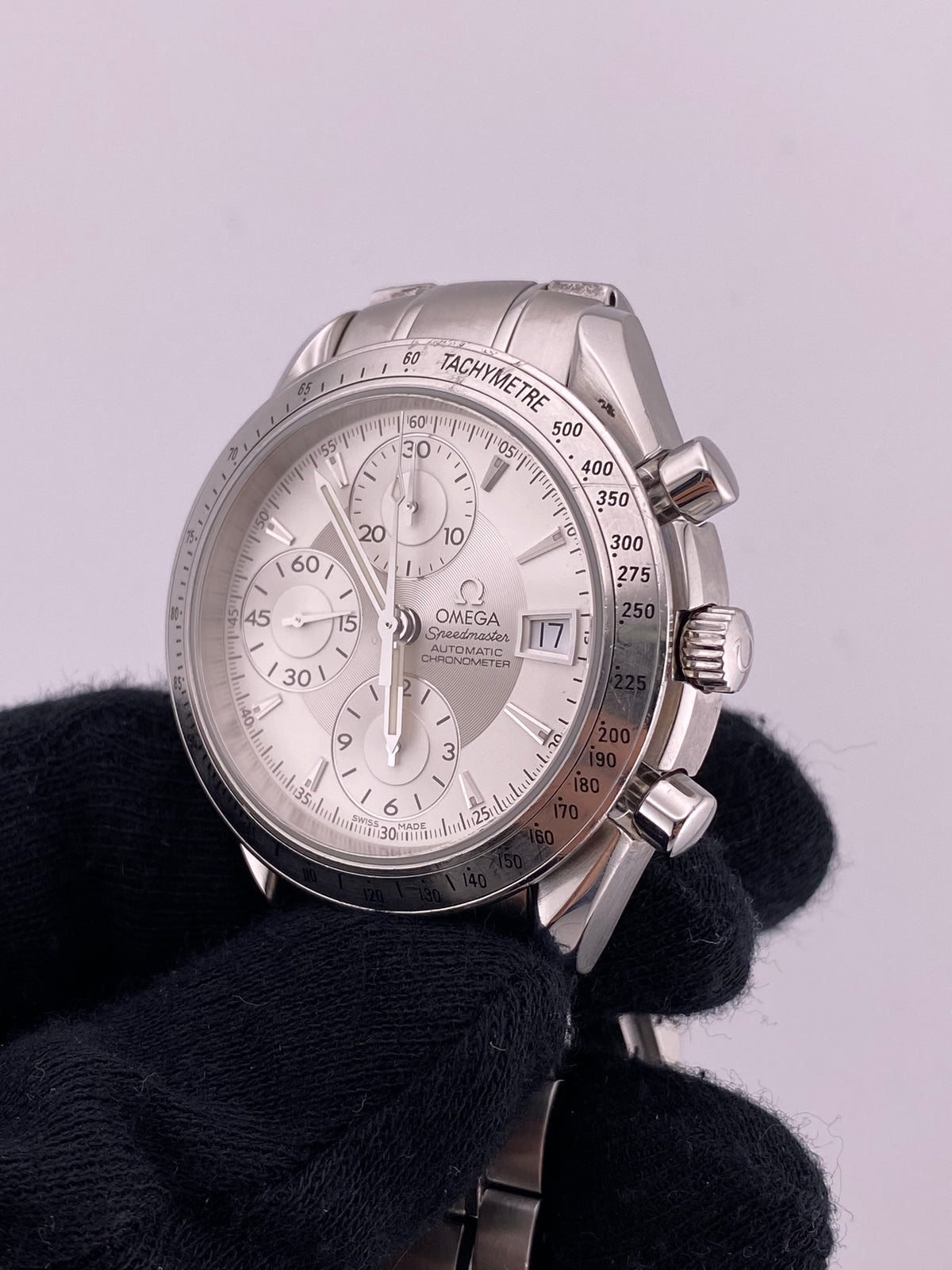Omega Speedmaster Date/Day‑Date Silver Dial on Stainless Steel Bracelet Ref. 3211.30 Card 2011 — view 3