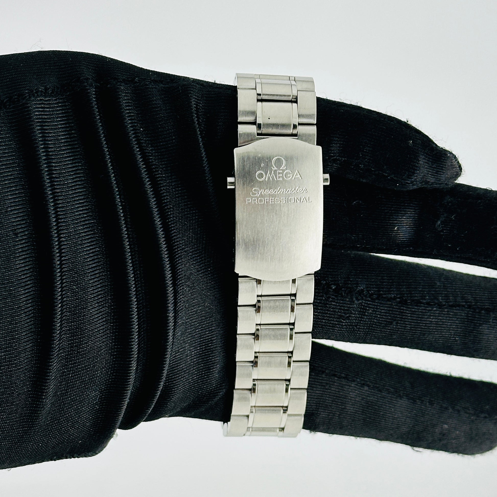 Omega Speed Master Black Index Dial on Stainless Steel Bracelet Ref. 3570.50.00 Card Open Date — view 3