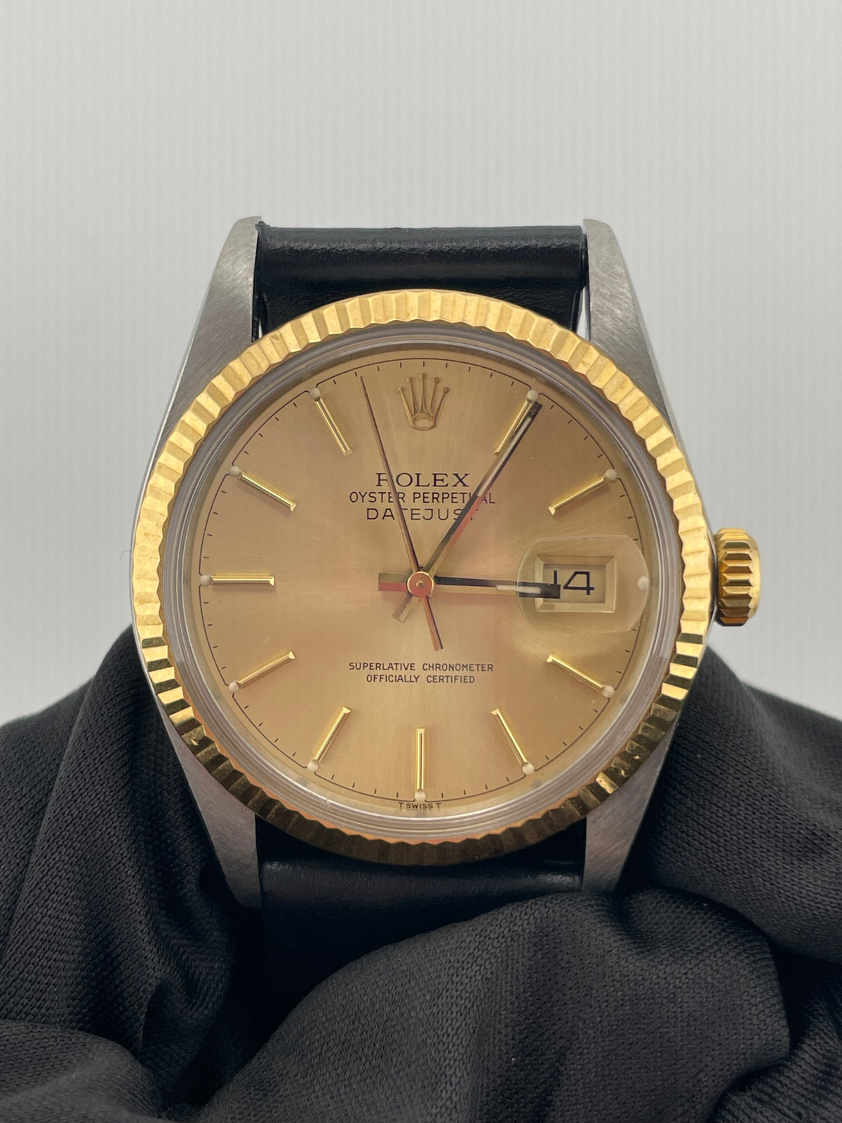 Rolex Datejust 36 Champagne Stick Dial on Generic Black Leather Band Ref. 16013 1987 — view 3