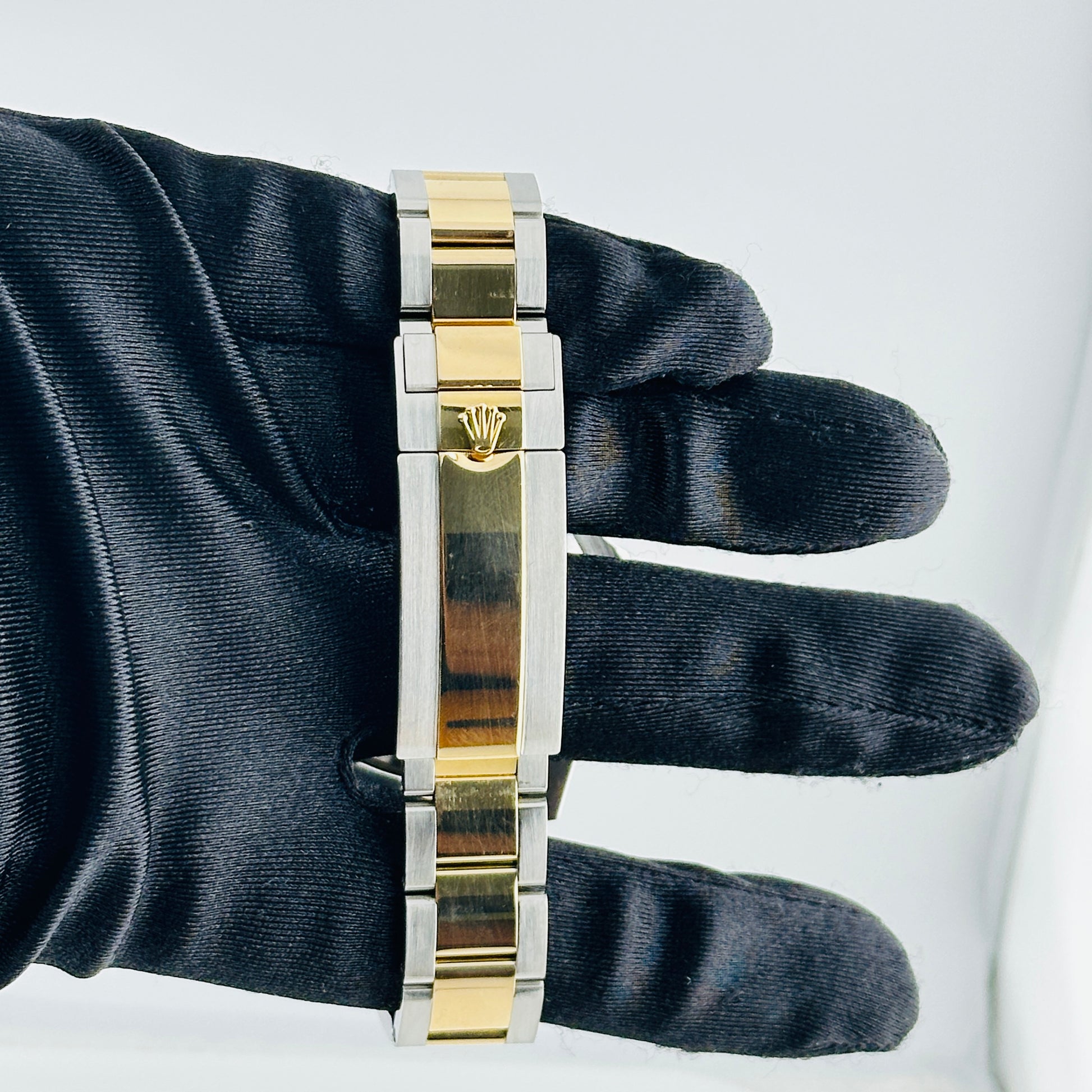 Rolex Submariner Black Dial on Oyster Bracelet Ref. 116613LN Card 2016 — view 4