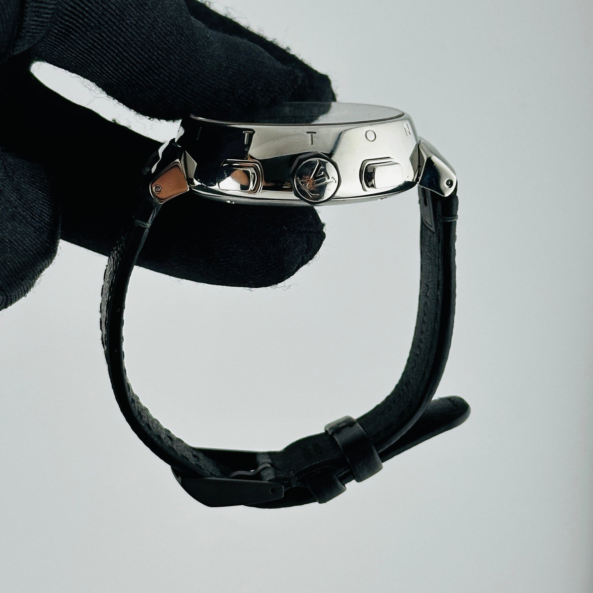 Louis Vuitton Tambour Voyage Slate Grey Dial on Leather Strap Ref. Q102N Papers 2011 — view 6