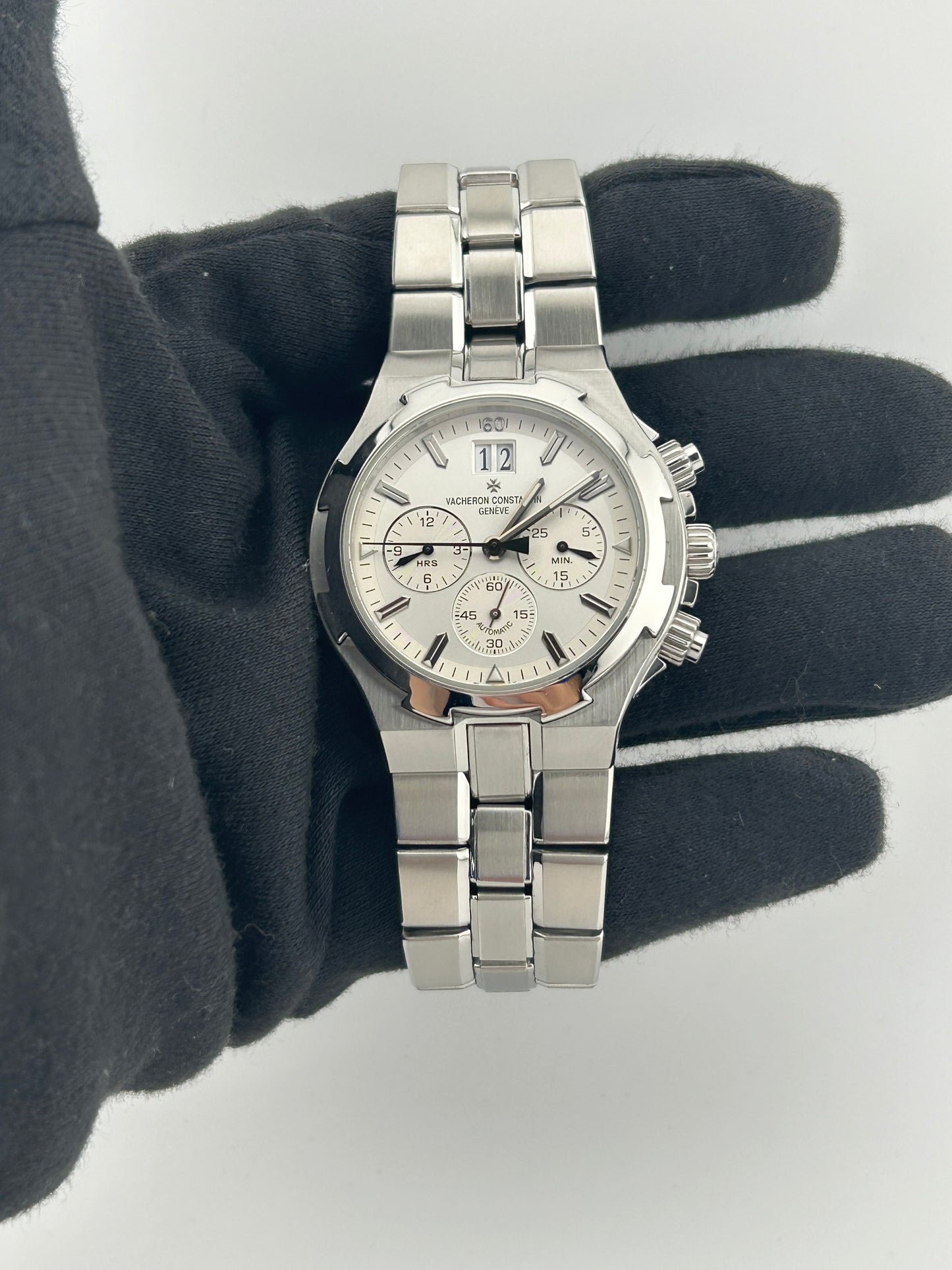 Vacheron Constantin Overseas Silver Dial on Stainless Steel Ref. 49140/423A-8790 Complete 2004 — view 2
