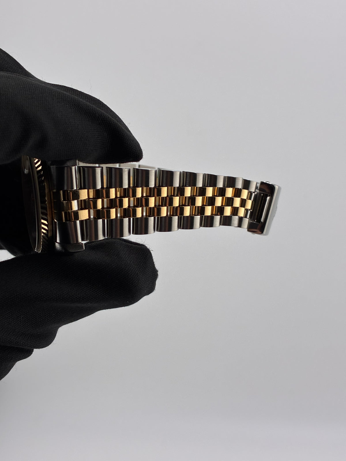 Rolex Datejust 31 Gold Dial on Jubilee Ref. 68273G Papers Open Date — view 5