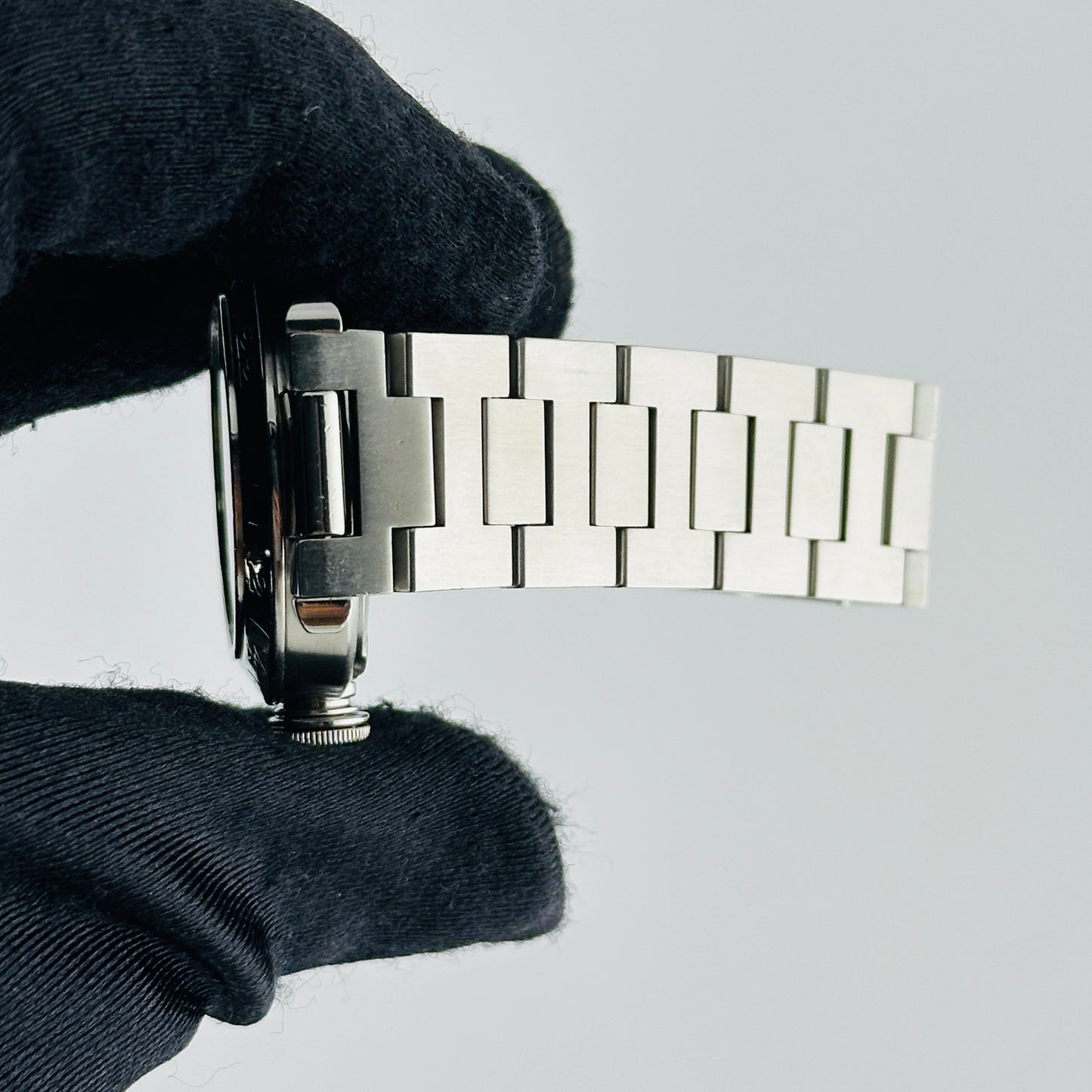 Cartier Pasha GMT Silver / Arabic Numerals Dial on Stainless Steel Bracelet Ref. 2377/W31029M7 — view 5
