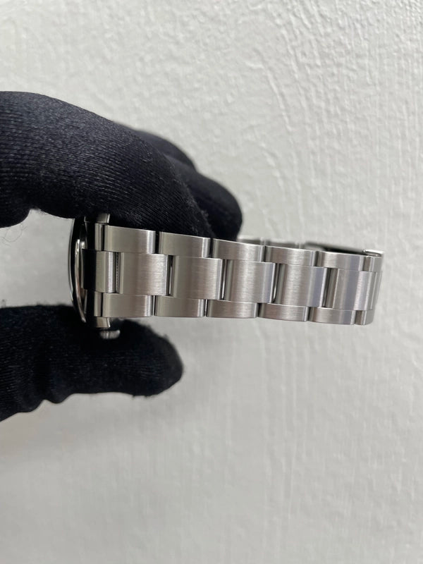 Rolex Oyster Perpetual Black Index Dial on Oyster Ref 124200 with New Style Card Green 2022