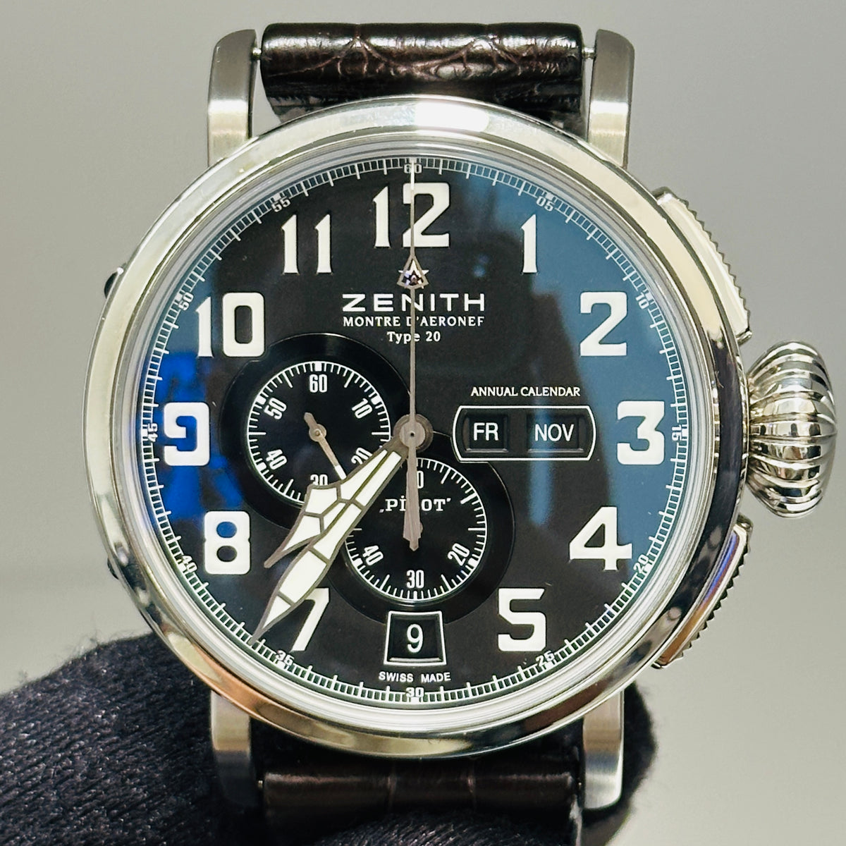 Zenith Pilot Type 20 Montre d'Aeronef Black Dial on Leather Band Ref. 03.2430.4054 Complete Open Date — view 2
