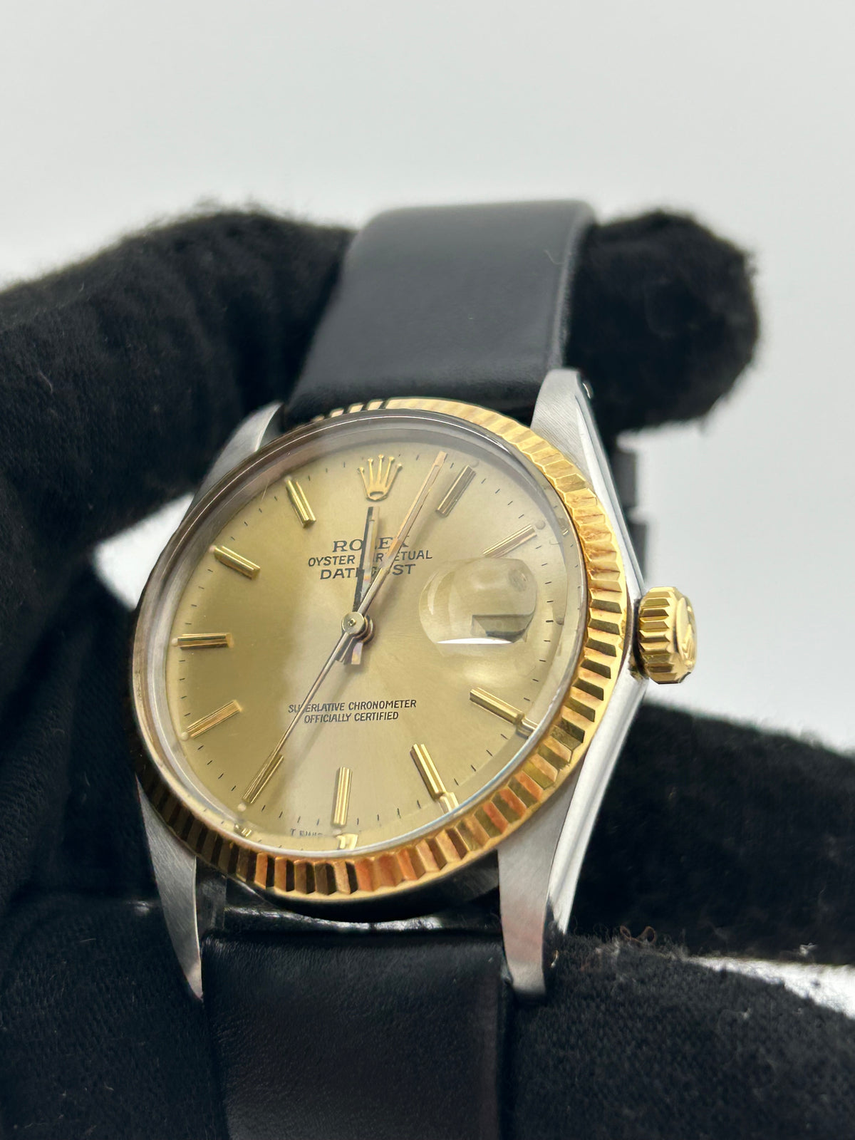 Rolex Datejust 36 Champagne Index Dial on Generic Black Leather Band Ref. 16013 1988 — view 2