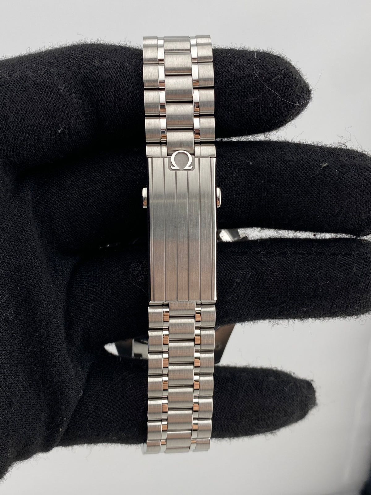 Omega Speedmaster Moonwatch Professional Black Dial on Stainless Steel Bracelet Ref. 310.30.42.50.01.004 Complete 2026 — view 4
