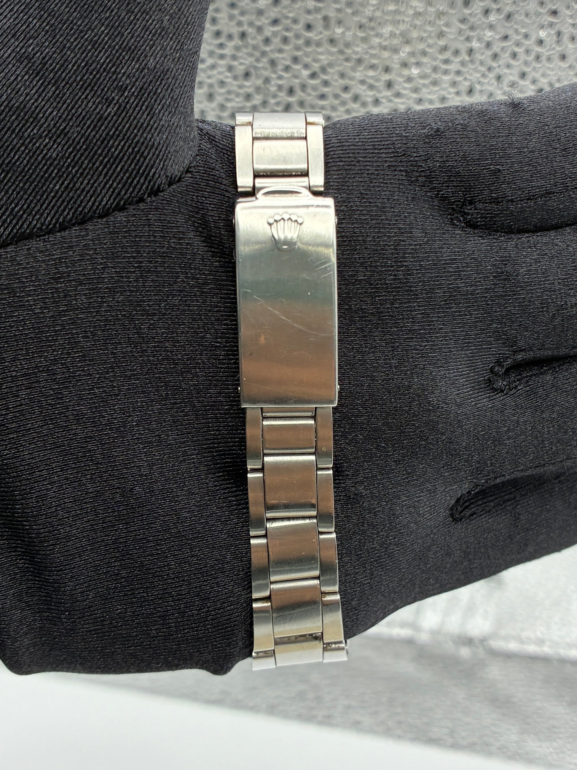 Rolex Oysterdate Precision Silver Stick / Faded Dial on Oyster Bracelet Ref. 6694 Papers 1976 — view 3