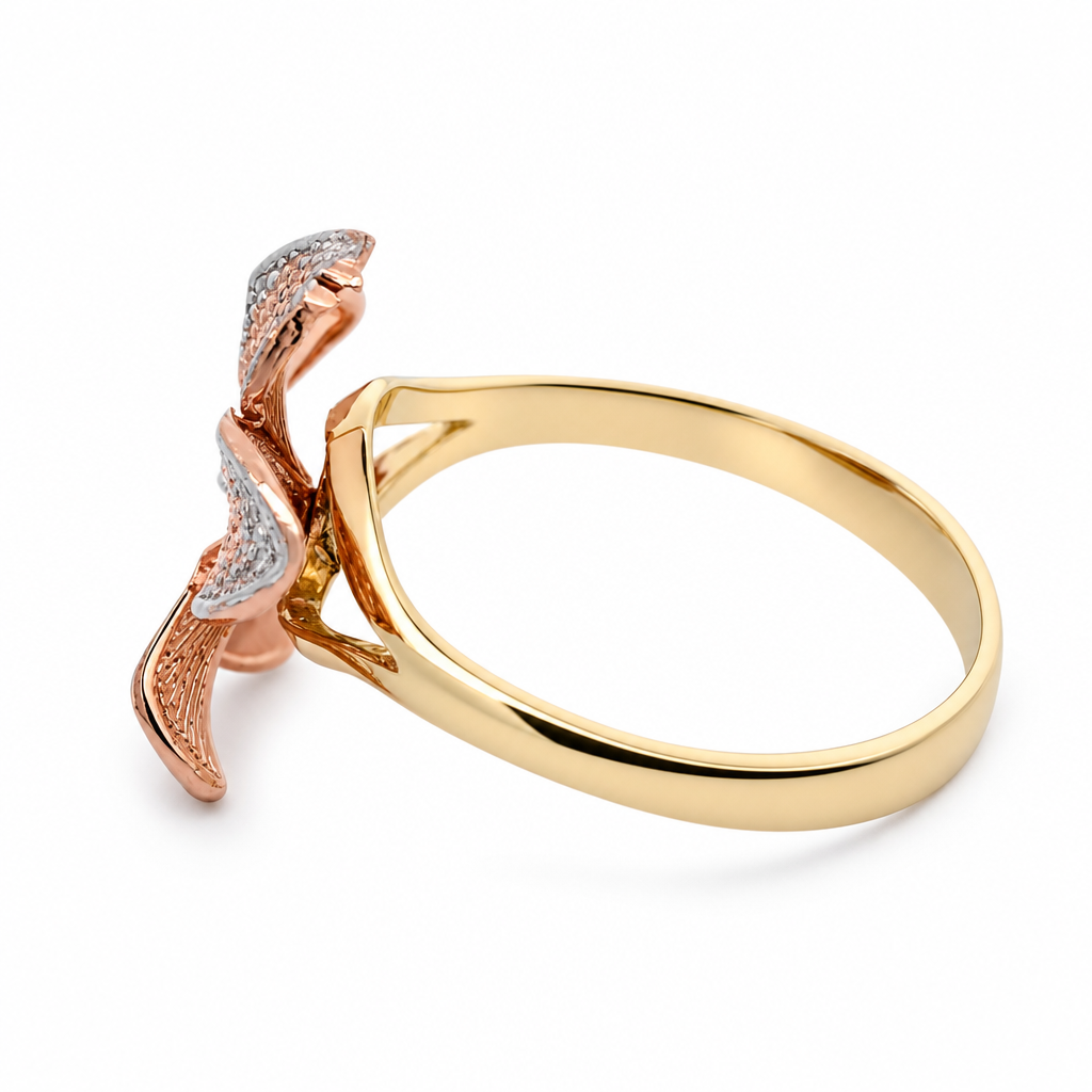 10K Tri-Tone Hibiscus Flower Ring