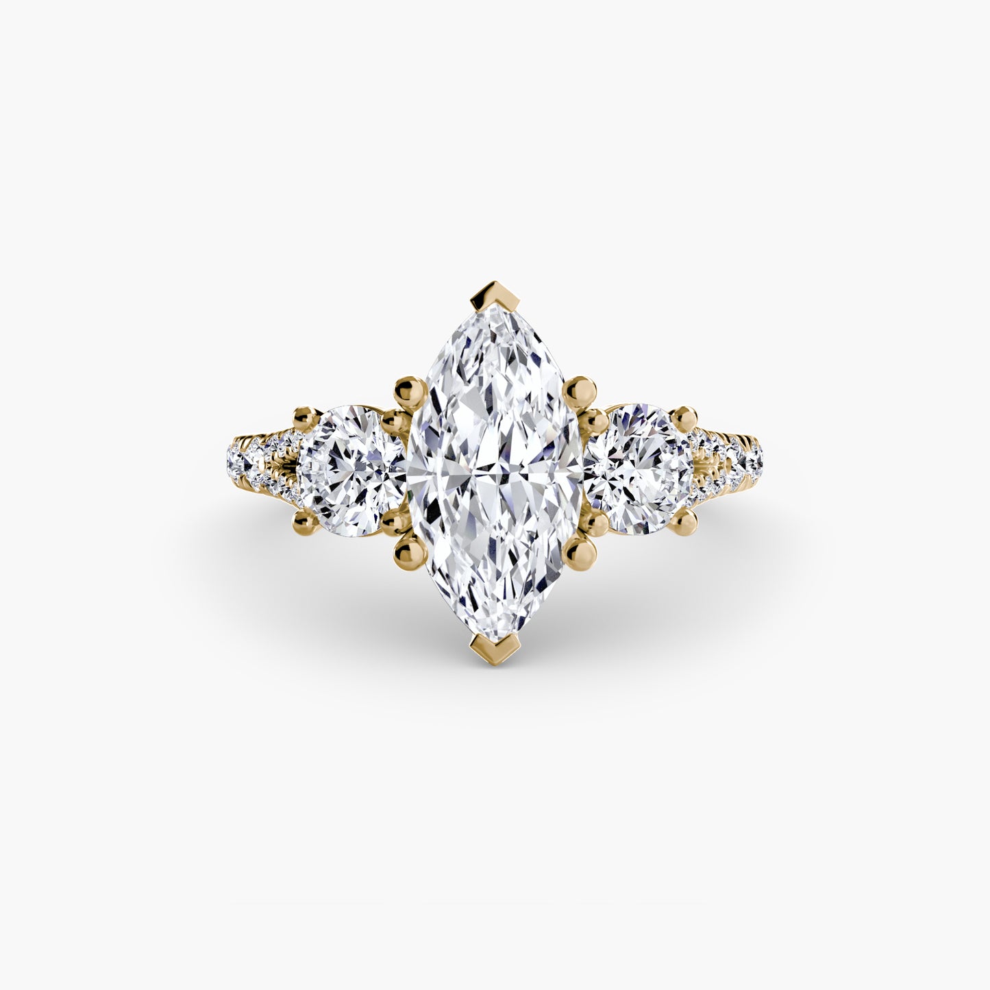 Anillo de tres piedras con banda pavé 3