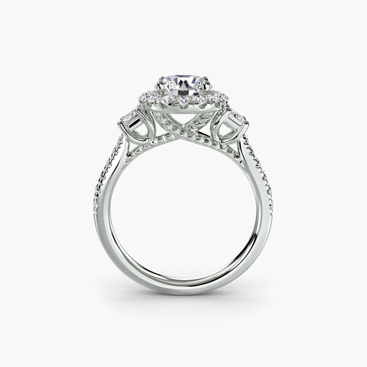 Anillo de tres piedras con halo 2