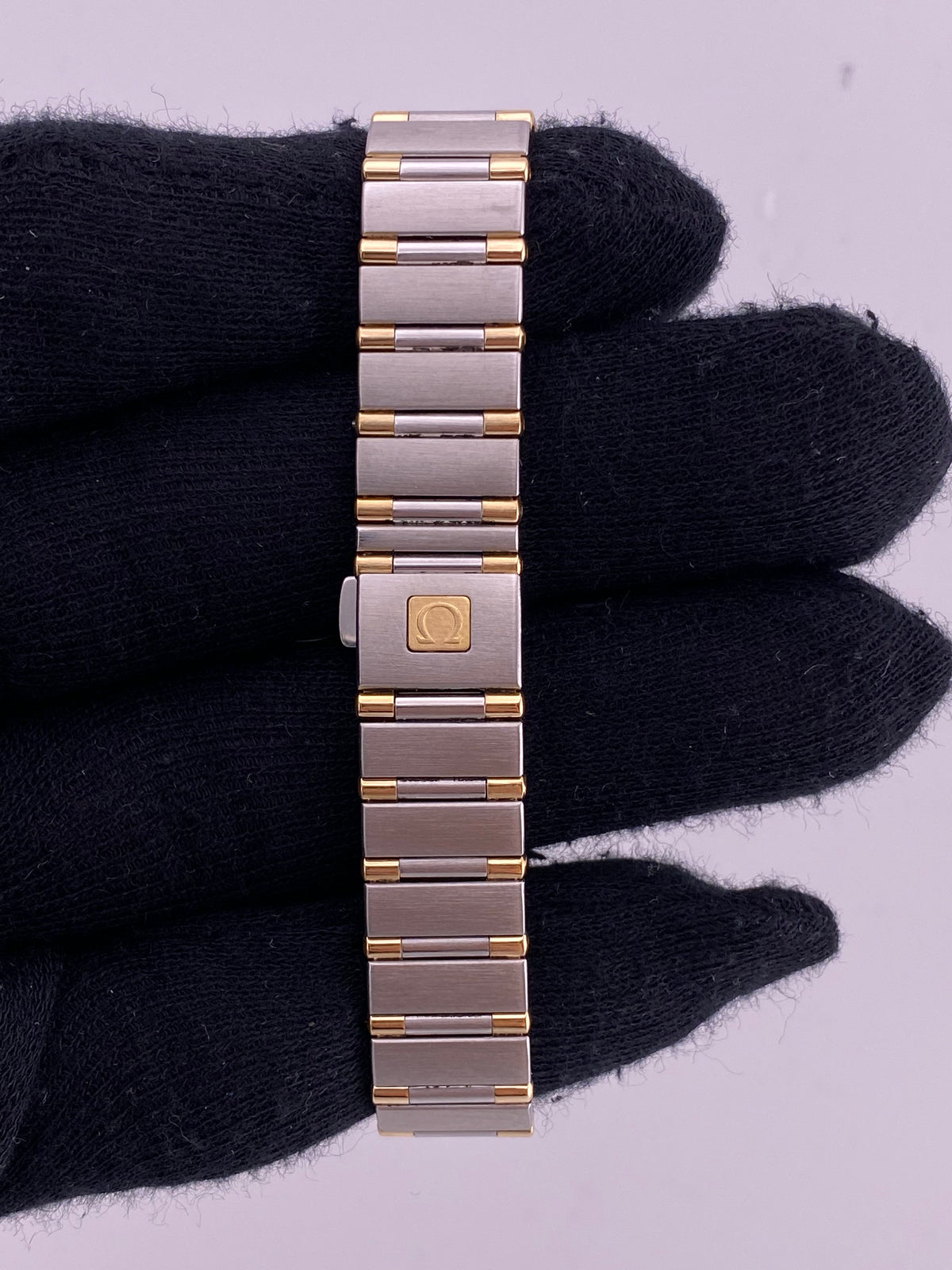 Omega Constellation White Dial on Stainless Steel & Yellow Gold Ref. 1262.70 — view 4