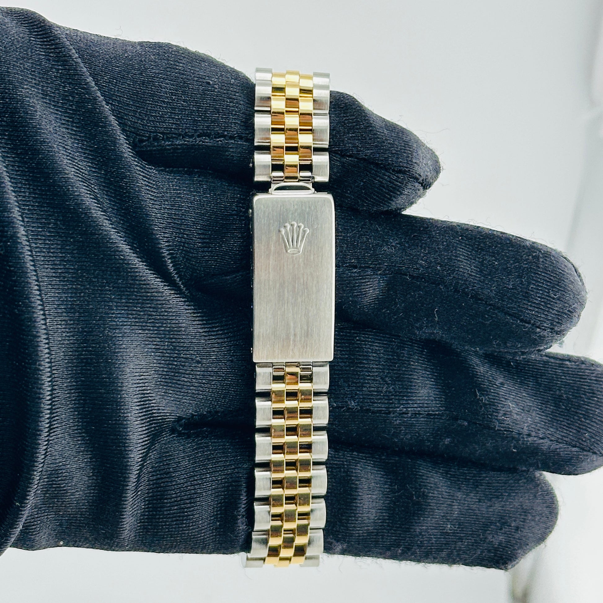 Rolex Datejust White Roman Dial on D Link Jubilee Bracelet Ref. 68273 Papers 1995 — view 4