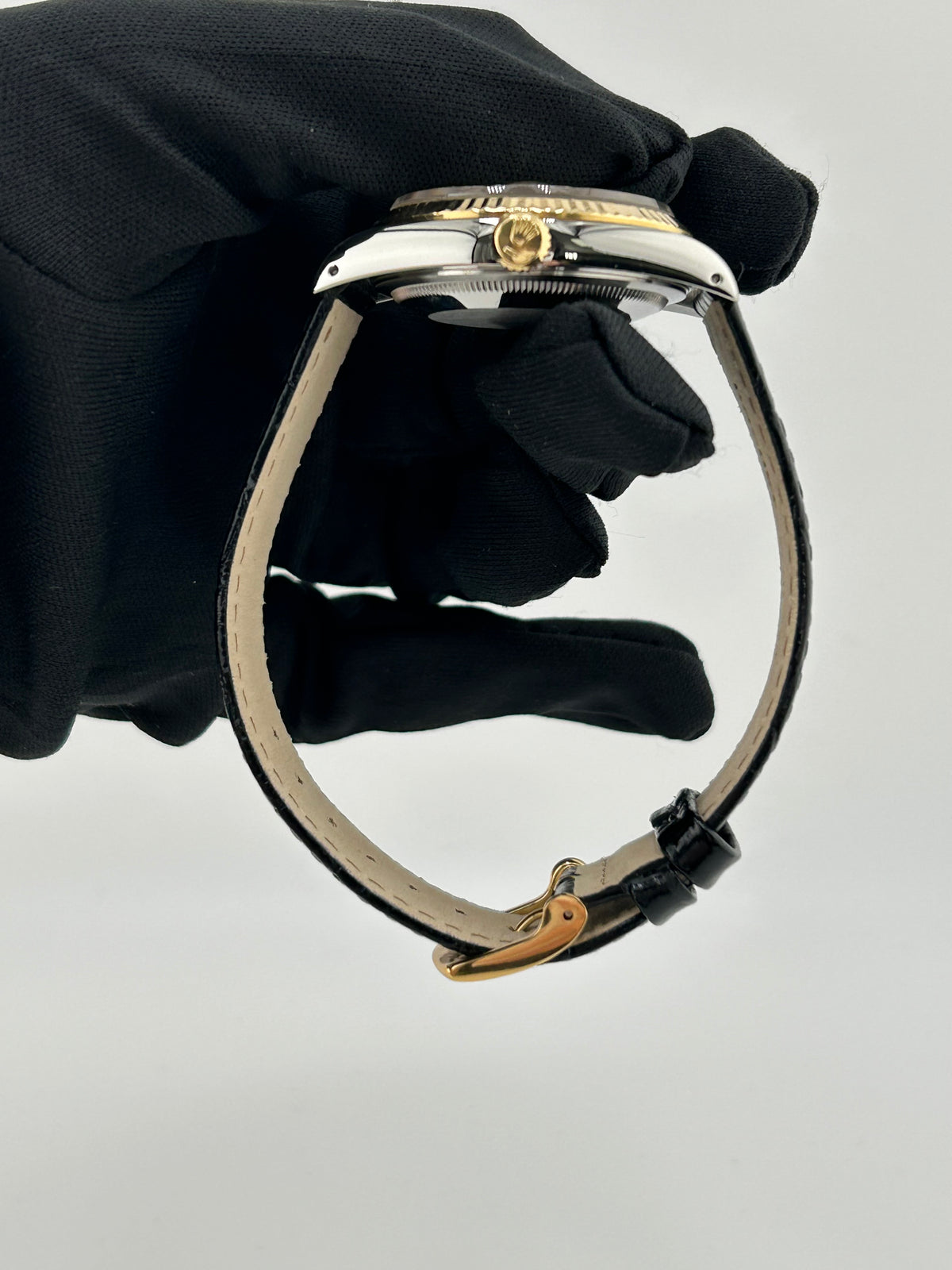 Rolex Datejust 36 Champagne Stick Dial on Generic Black Leather Strap Ref. 16233 1991 — view 6
