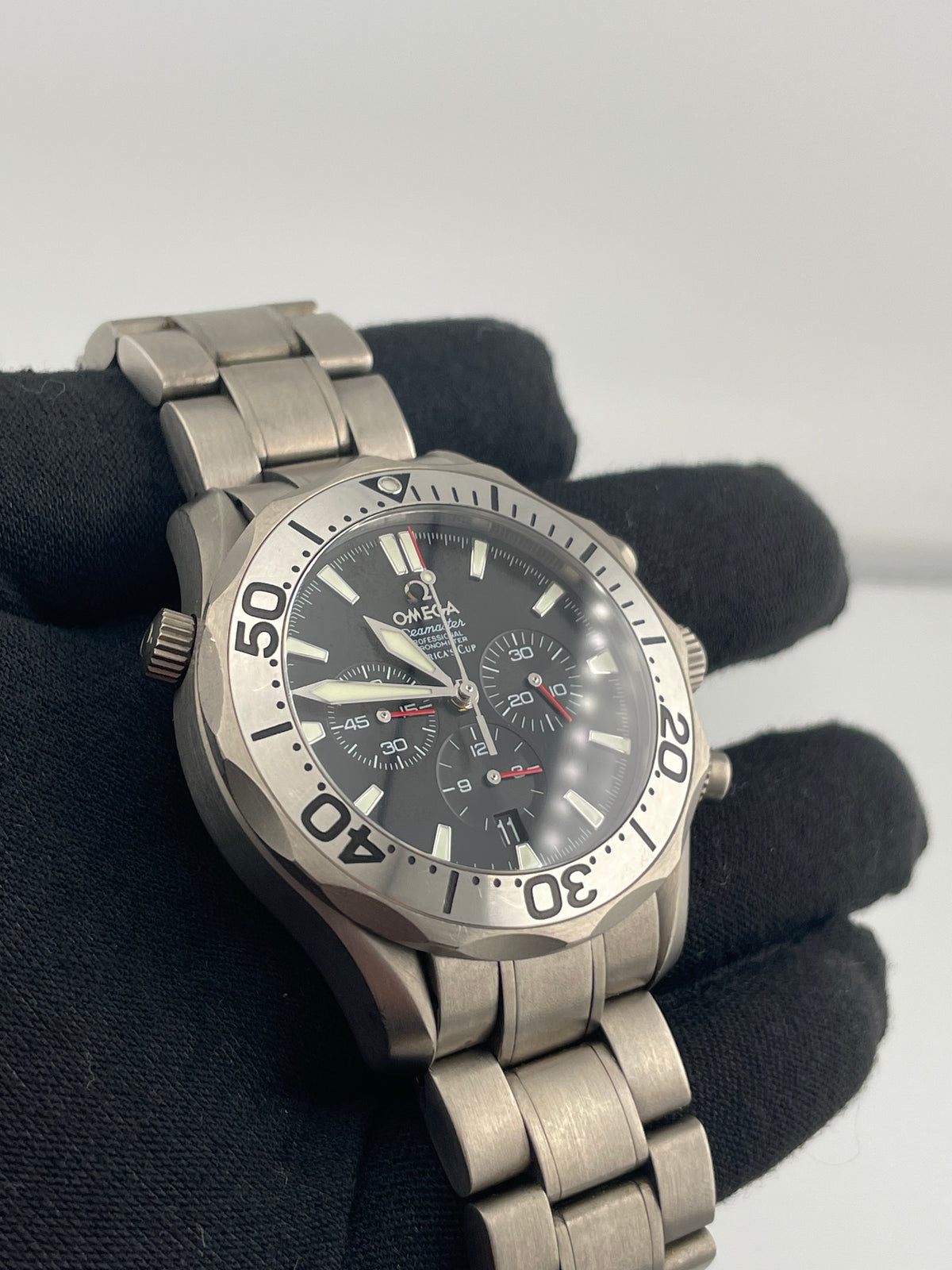 Omega Seamaster Ref. 22935000 Complete Open Date — view 3