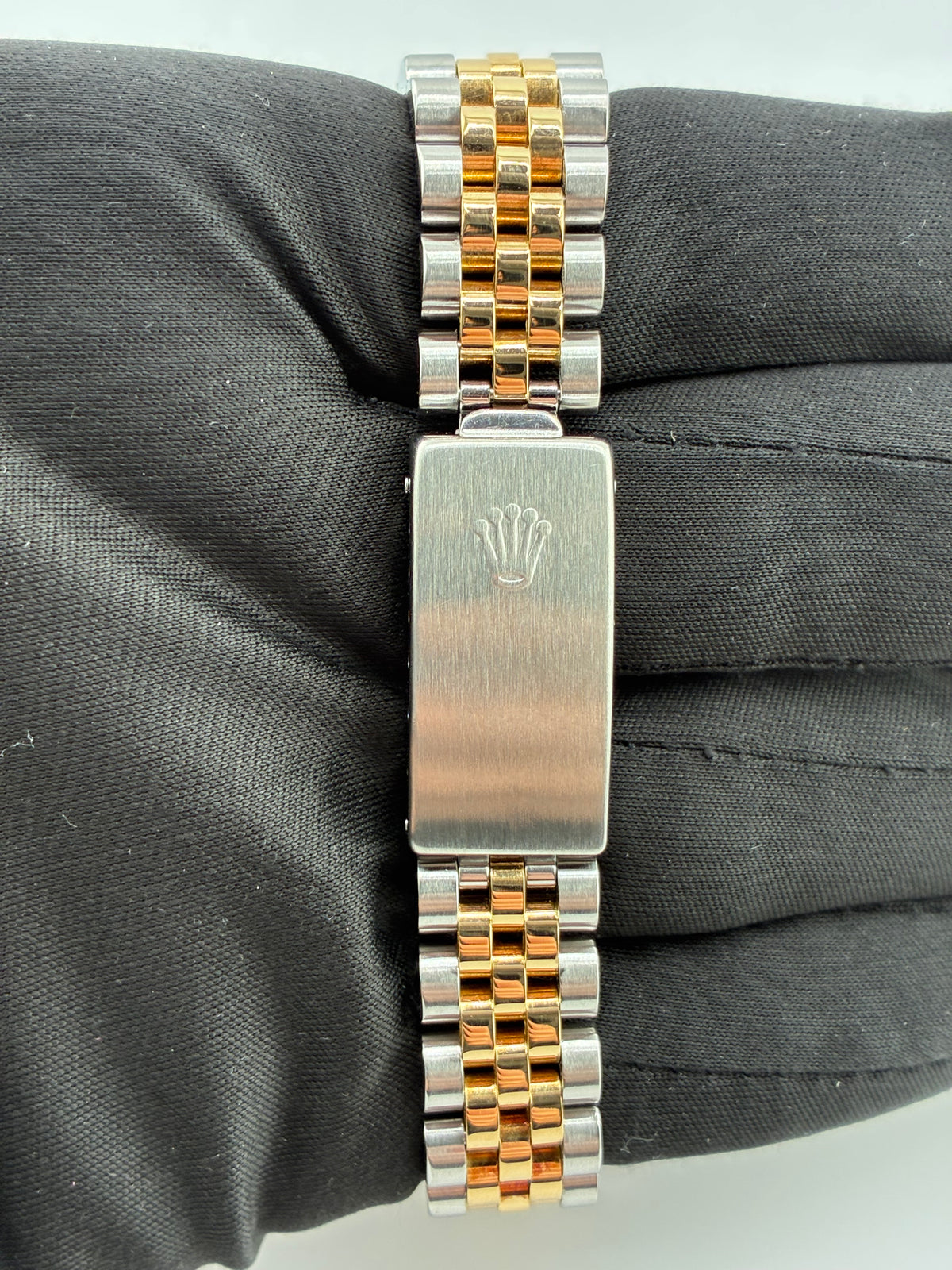 Rolex Datejust Champagne Diamond Dial on Jubilee Ref. 68273G 1987 — view 4