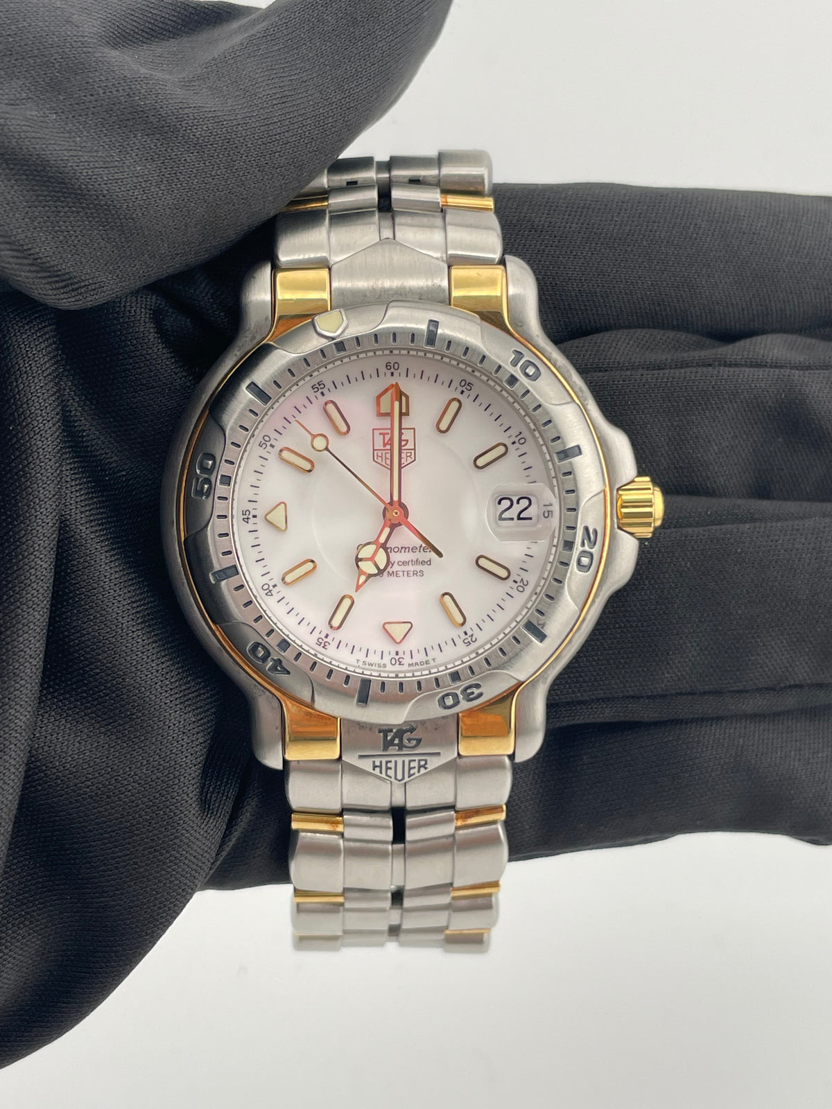 Tag Heuer 6000 White Dial on 18 K Gold And Stainless Steel Ref. WH5151 — view 2