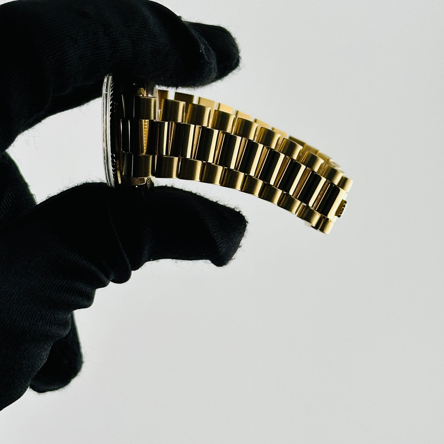 Rolex Datejust Gold Dial on President Ref. 6827 1983 — view 4