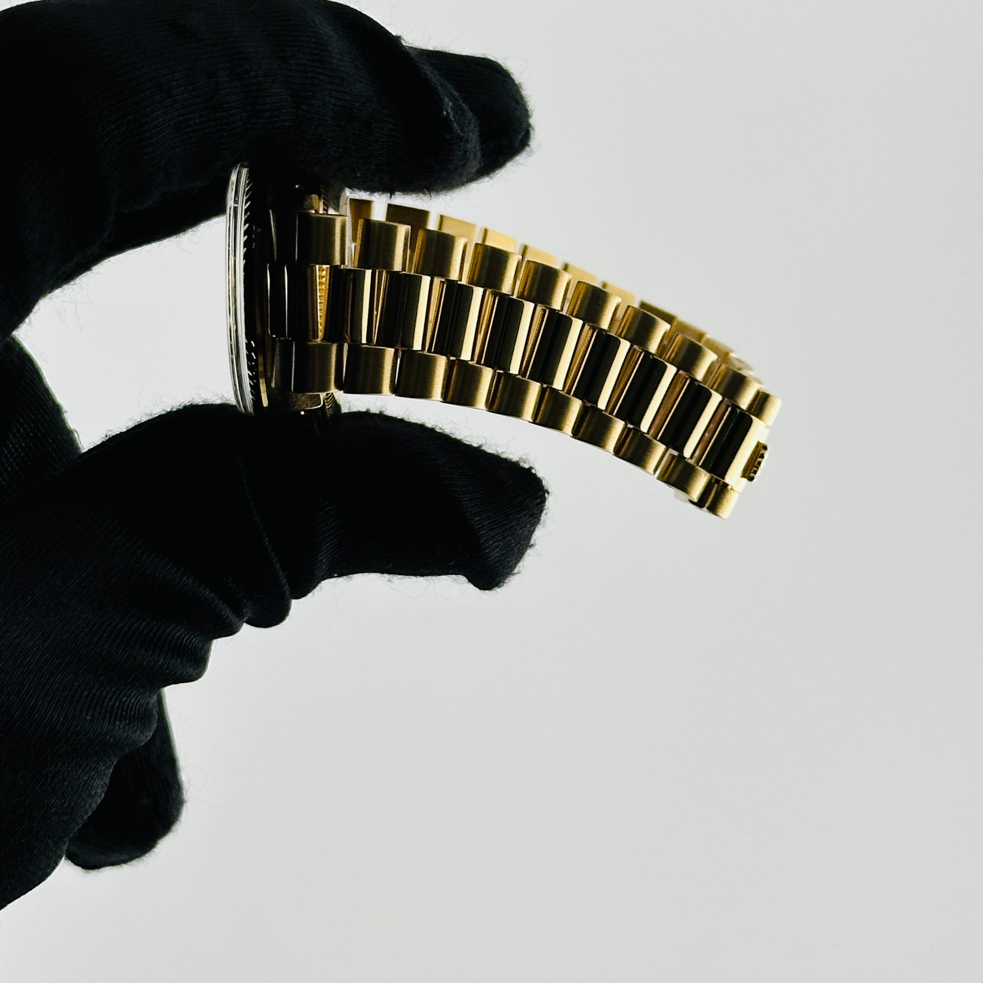 Rolex Datejust Gold Dial on President Ref. 6827 1983 — view 4