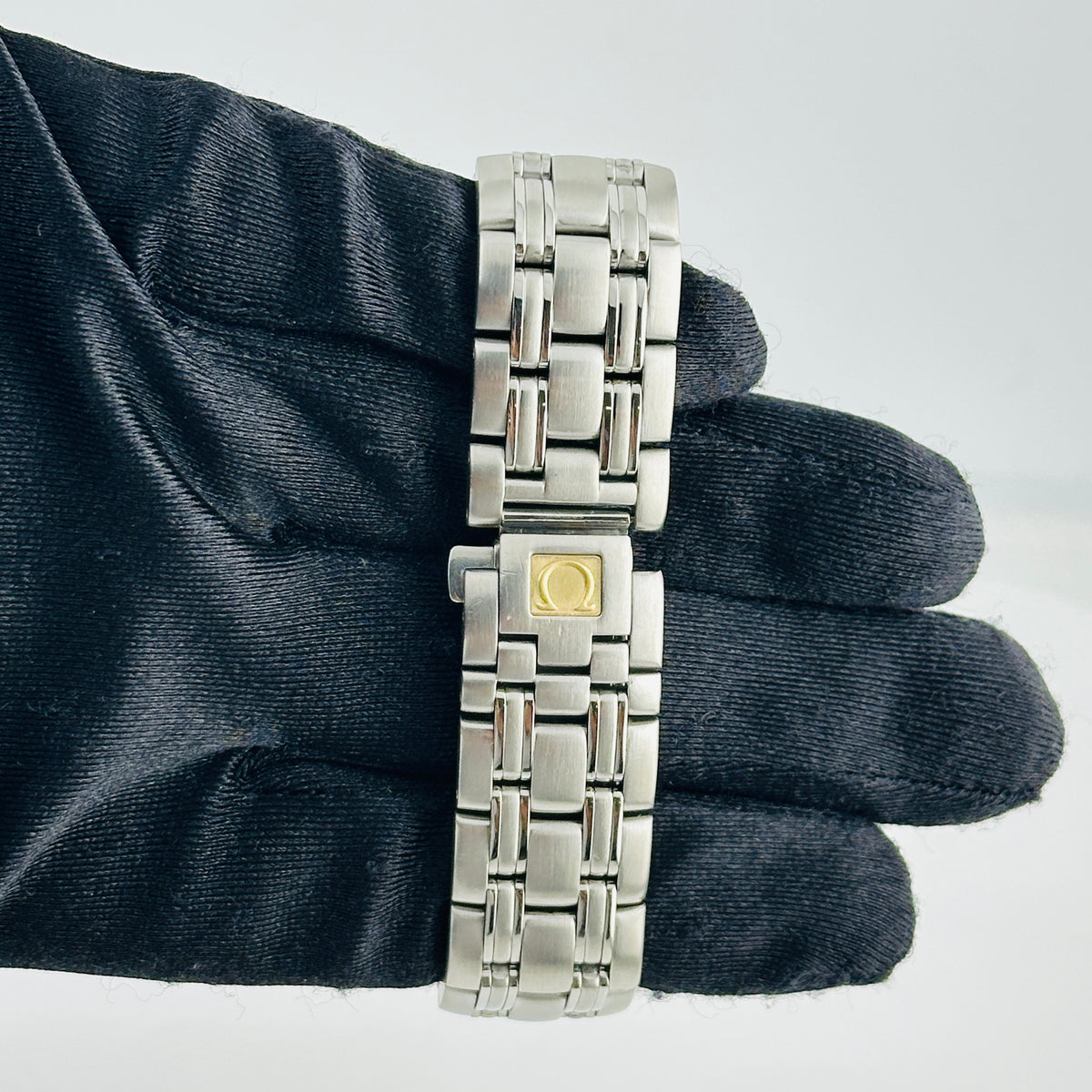 Omega Sea-Master Silver Stick Dial on Stainless Steel Bracelet Ref. 2511.31.00 — view 3