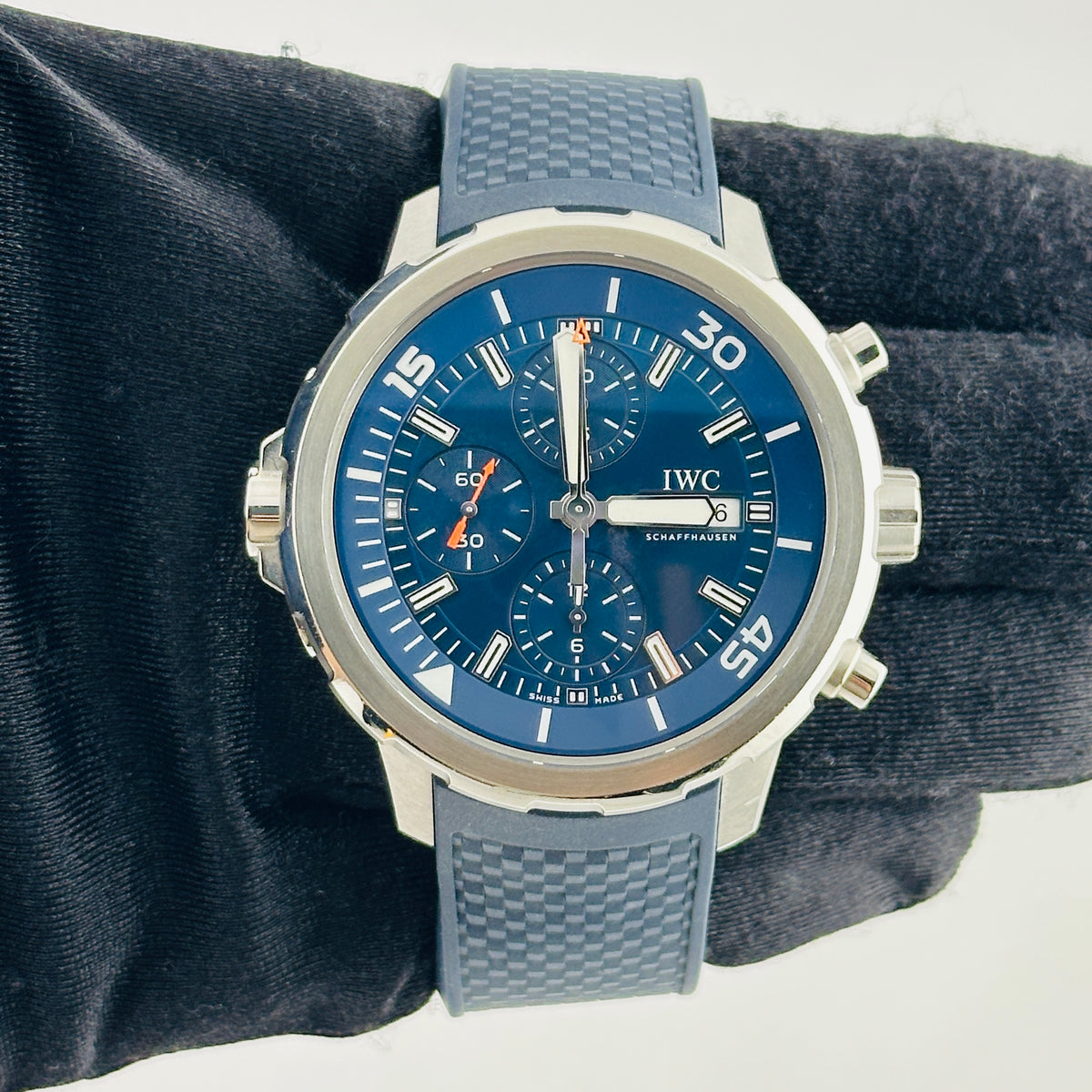Iwc Aquatimer Chronograph Blue Dial on Rubber Strap Ref. IW376806 Complete 2024 — view 3