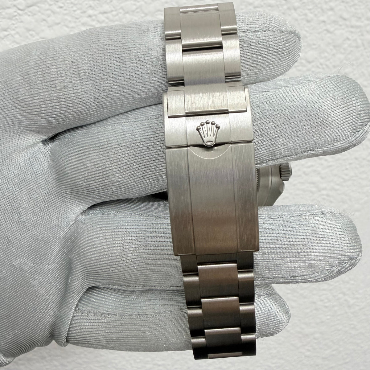 Rolex Rlx Titanium Yacht-Master 42 Black Dial on Oyster Ref. 226627 Card 2026 — view 3