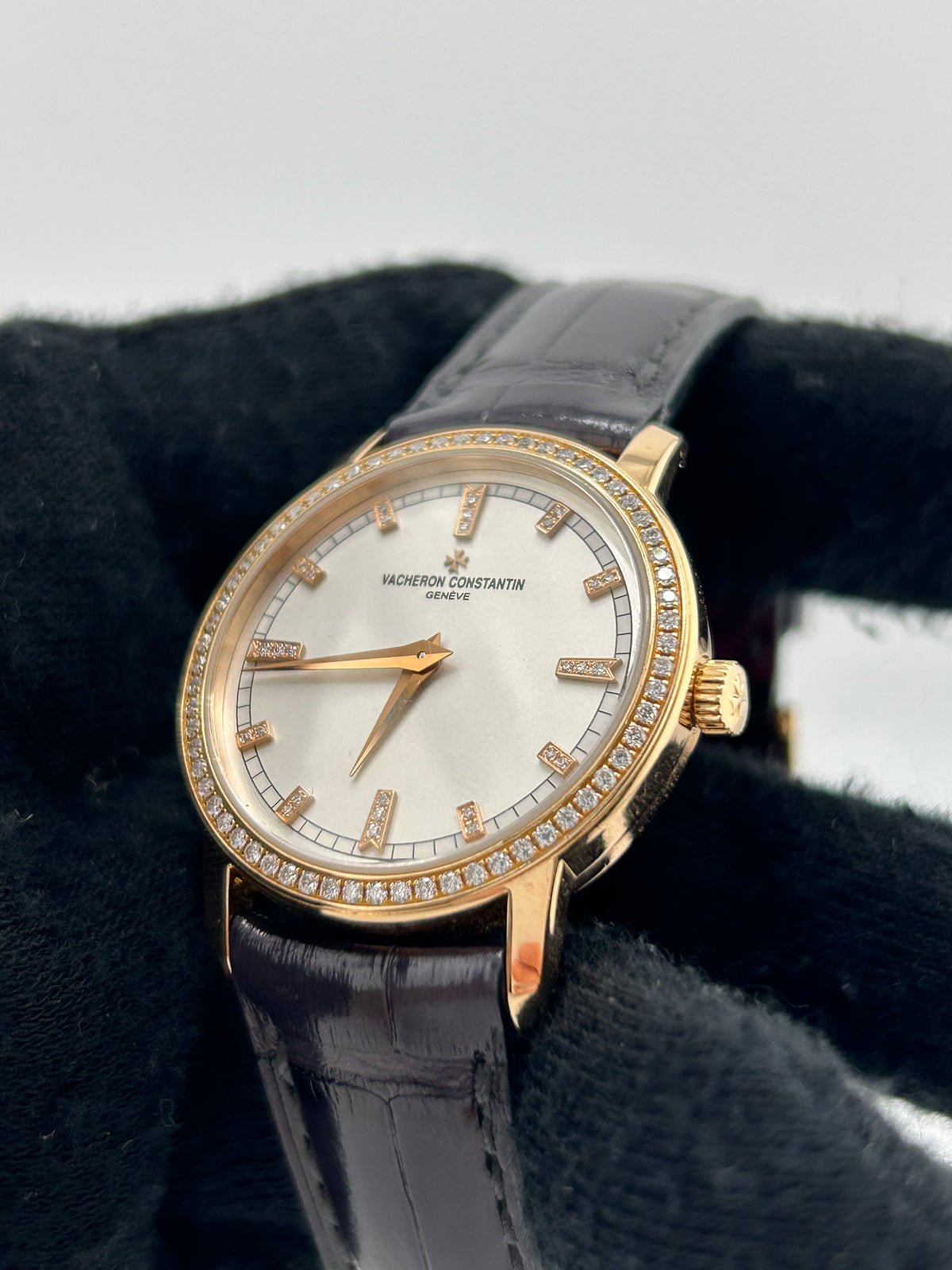 Vacheron Constantin Traditionnelle White Dial on Black Leather Strap Ref. 25558/000R — view 2