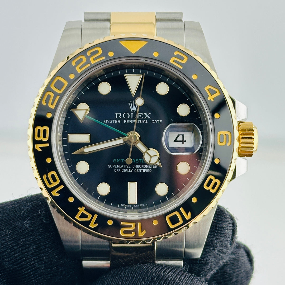 Rolex GMT-Master II Black Dial on Oyster Bracelet Ref. 116713 2008 — view 2