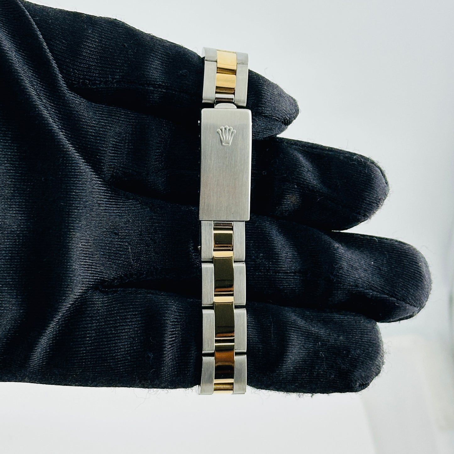 Rolex Oyster Perpetual Champagne Stick Dial on Oyster Bracelet Ref. 67193 1997 — view 4