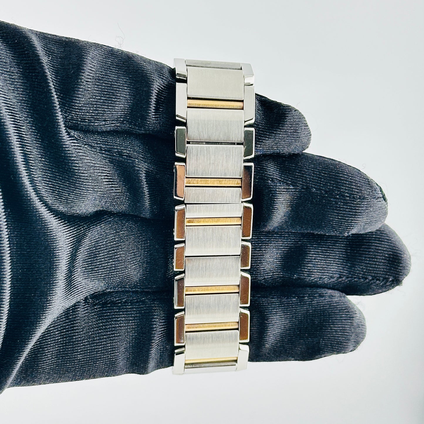 Cartier Tank Francaise Midsize White Roman Dial on 2 Tone Ref. 2465 — view 4