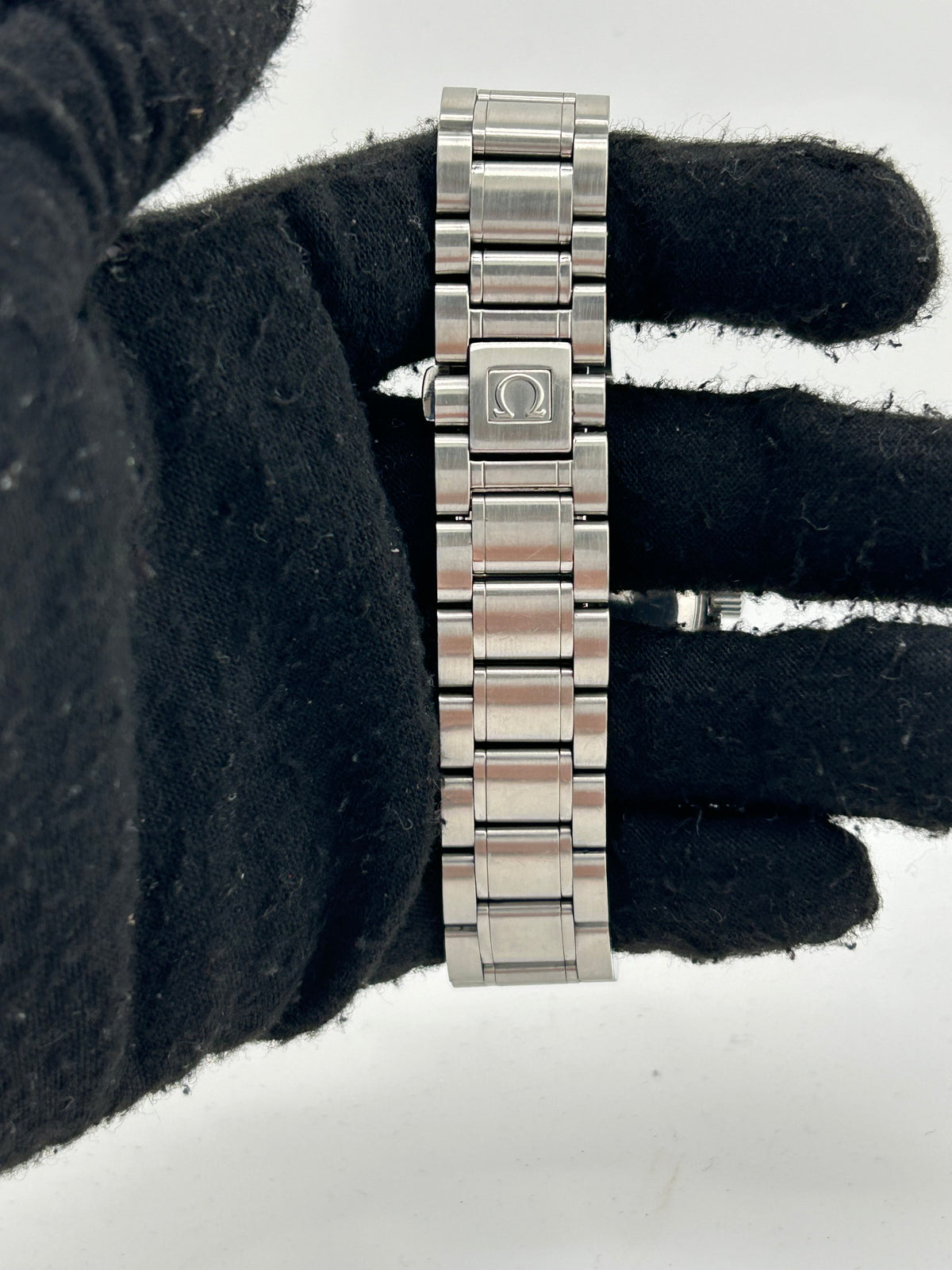 Omega Speedmaster Black Dial on Stainless Steel Bracelet Ref. 3513.50.00 — view 4