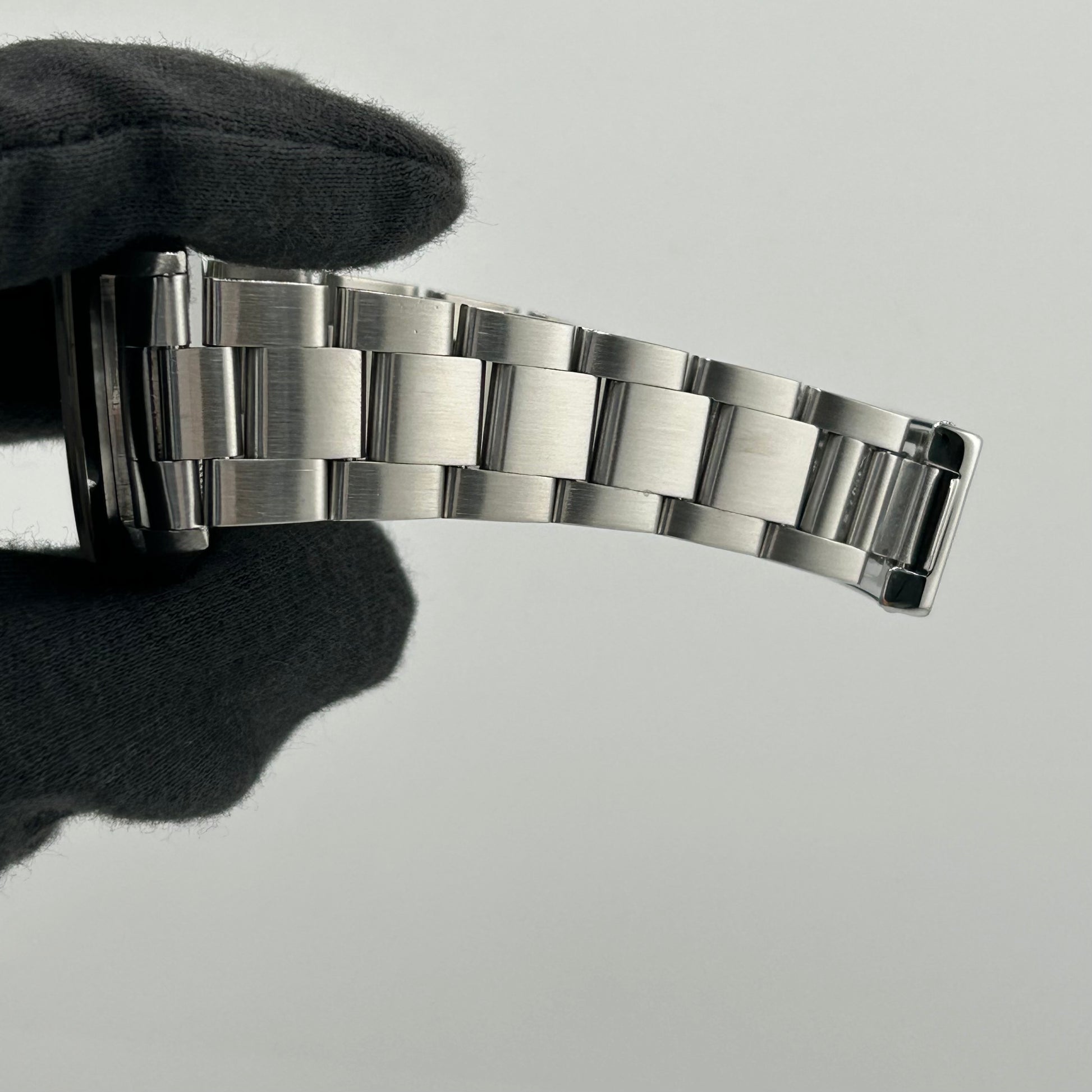 Rolex Datejust Silver Dial on Oyster Ref. 16200 1995 — view 5