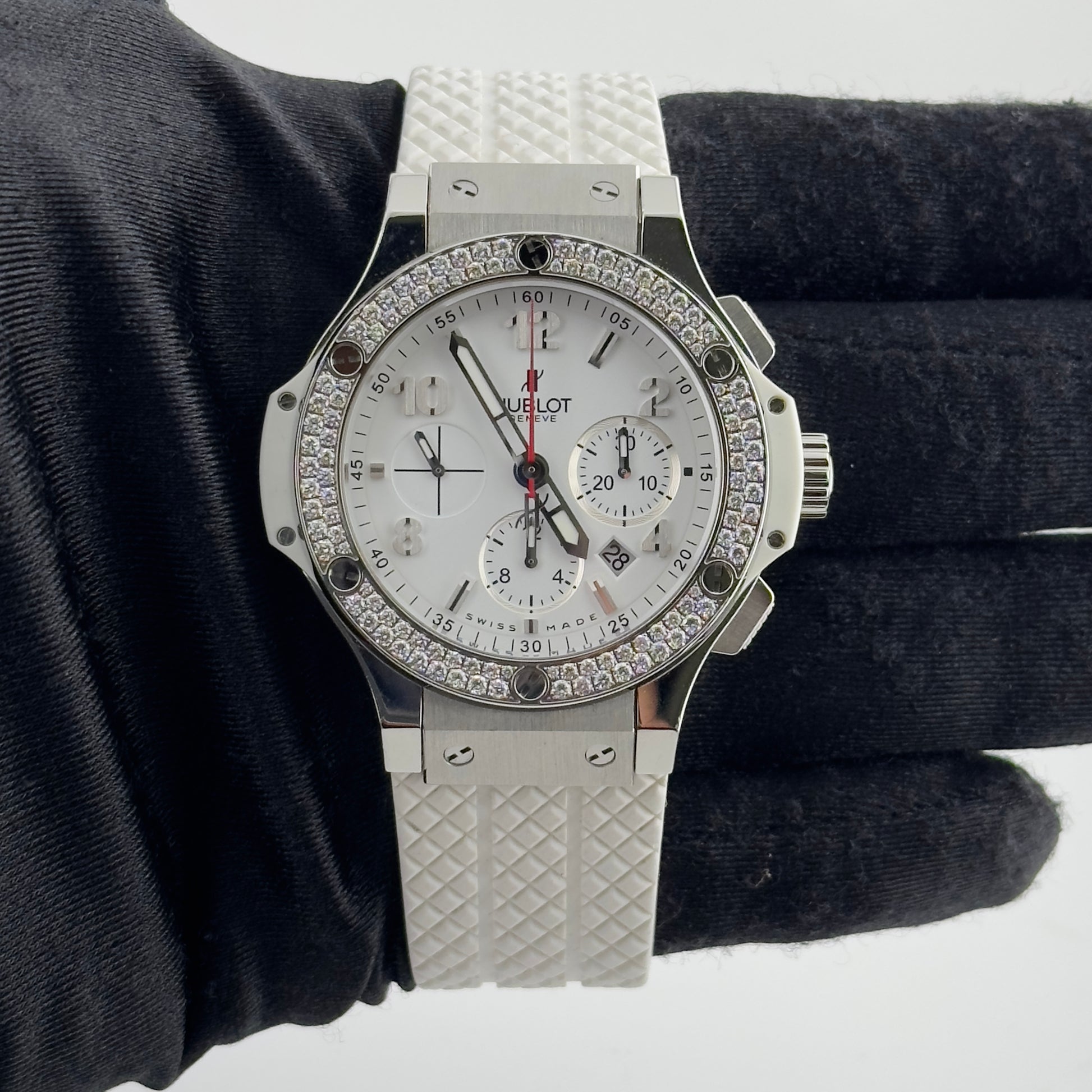 Hublot Big Bang White Dial on Rubber Strap Ref. 301.SE.230.RW.114 Card Open Date — view 2