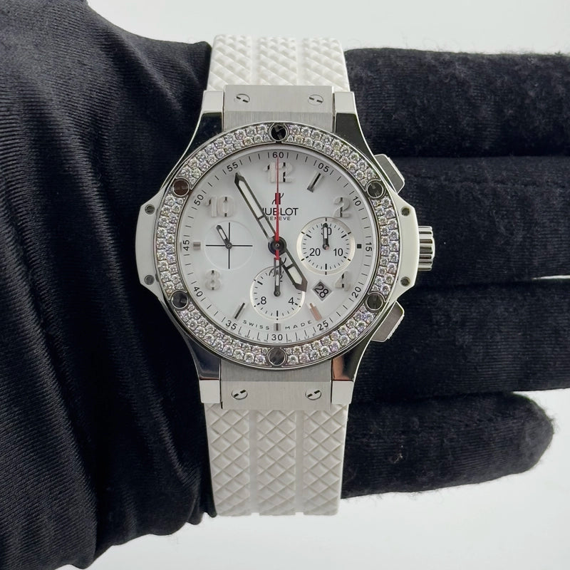 Hublot Big Bang White Dial on Rubber Strap Ref 301.SE.230.RW.114 with Card