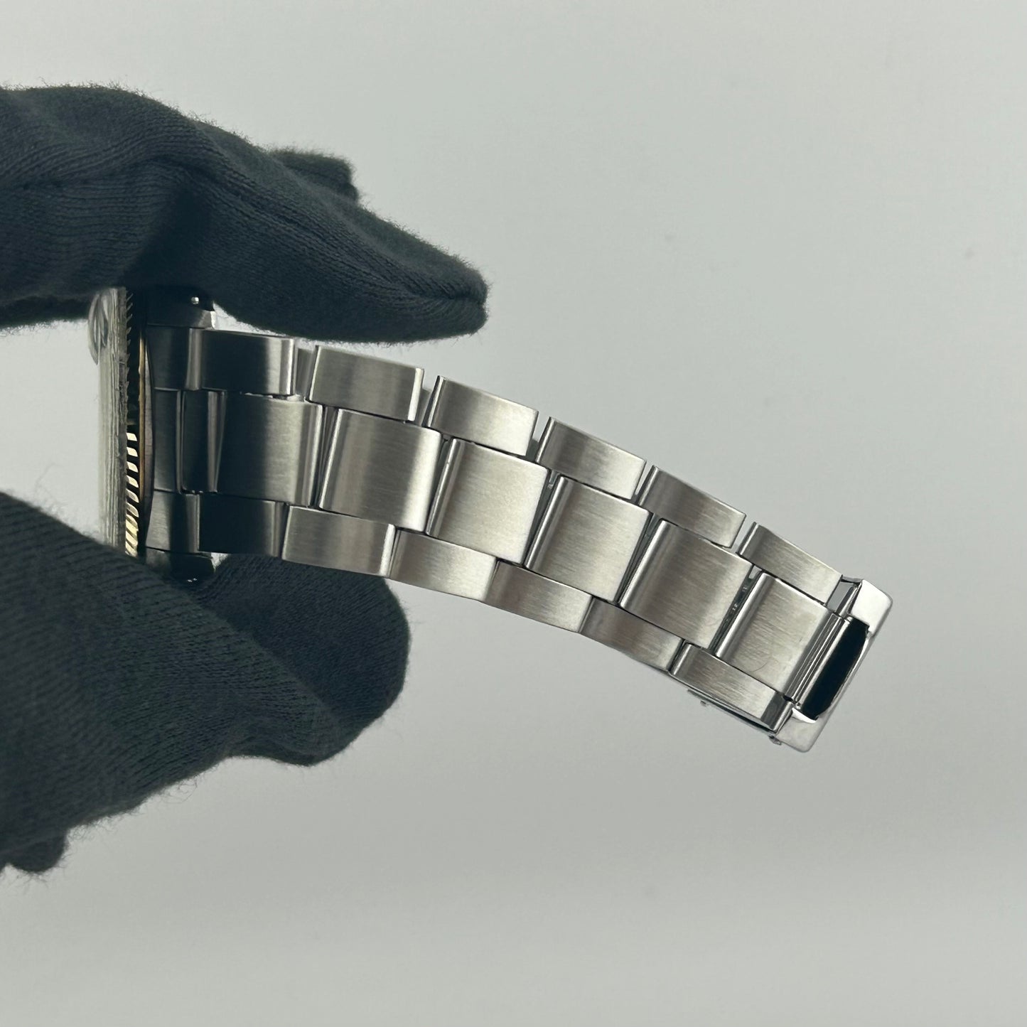 Rolex Datejust Grey Stick Dial on Folded Oyster Ref. 1601 1968 — view 4