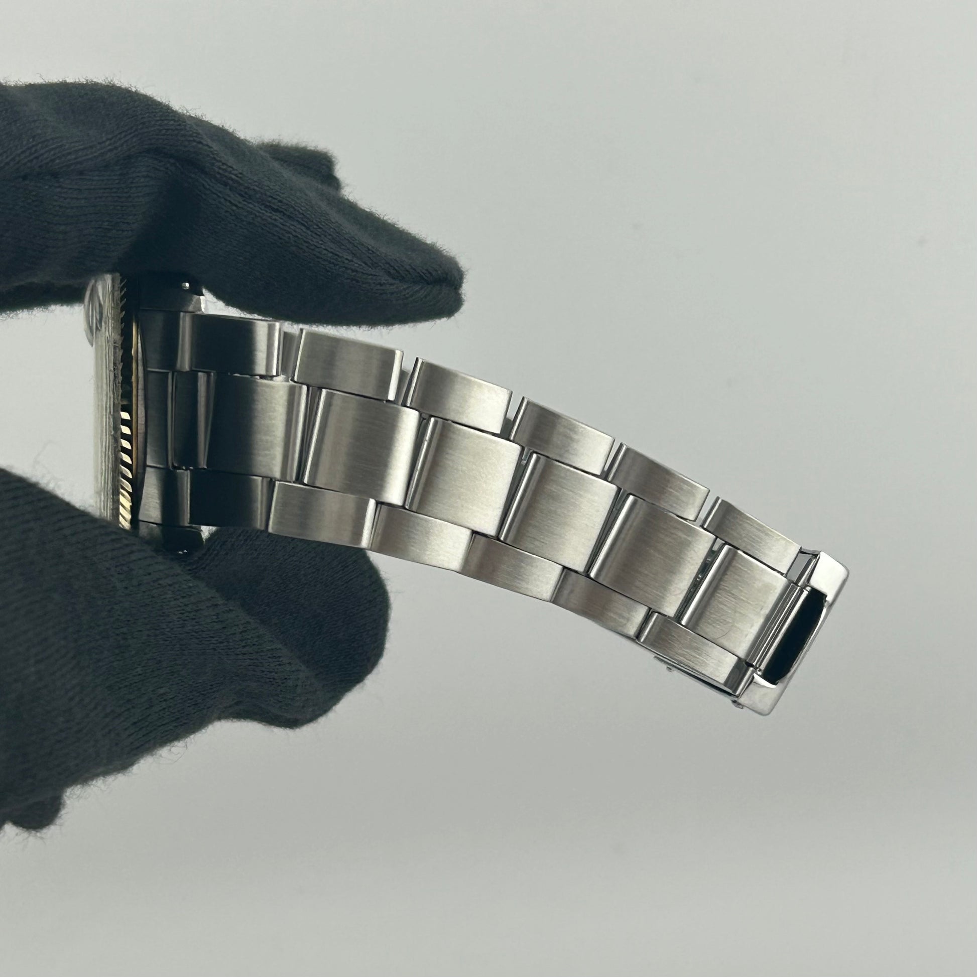 Rolex Datejust Grey Stick Dial on Folded Oyster Ref. 1601 1968 — view 4