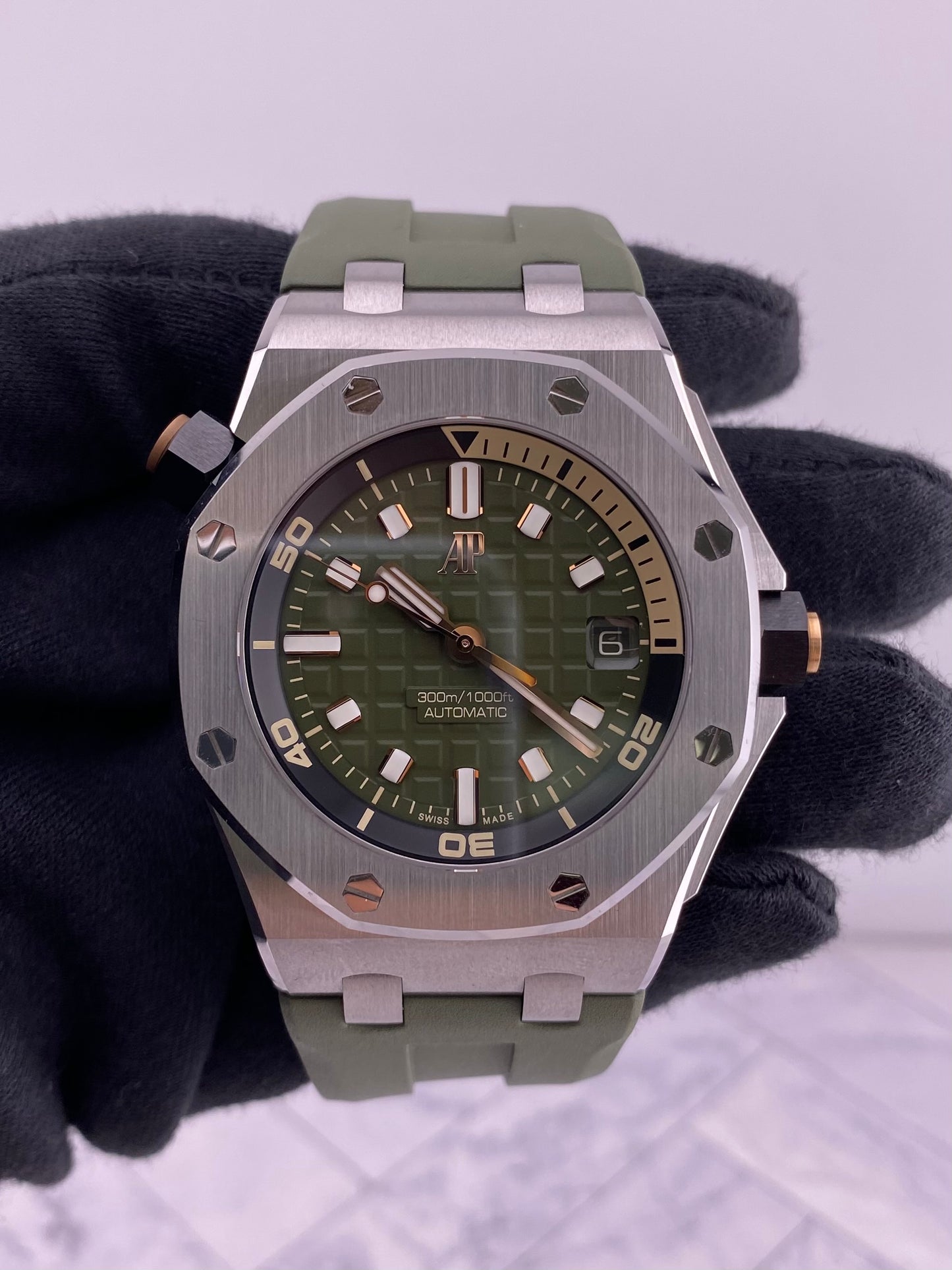 Audemars Piguet Offshore Diver Green Dial on Bracelet Ref. 15720ST.OO.A052CA.01 Card Open Date — view 2