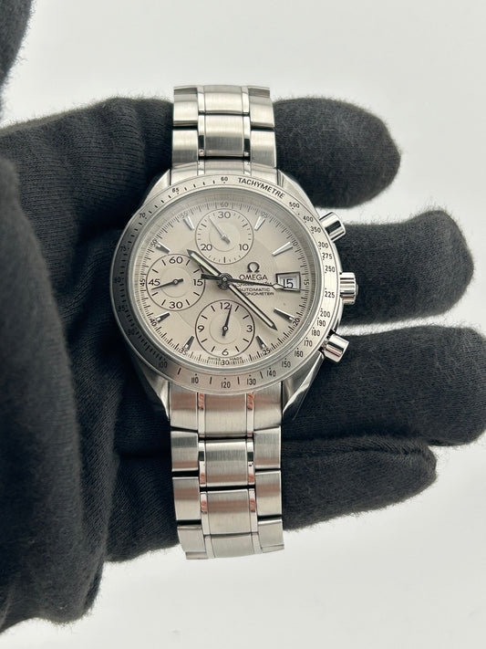 Omega Speedmaster Date Silver Dial on Stainless Steel Bracelet Ref. 3211.30.00 Card 2012 — view 2
