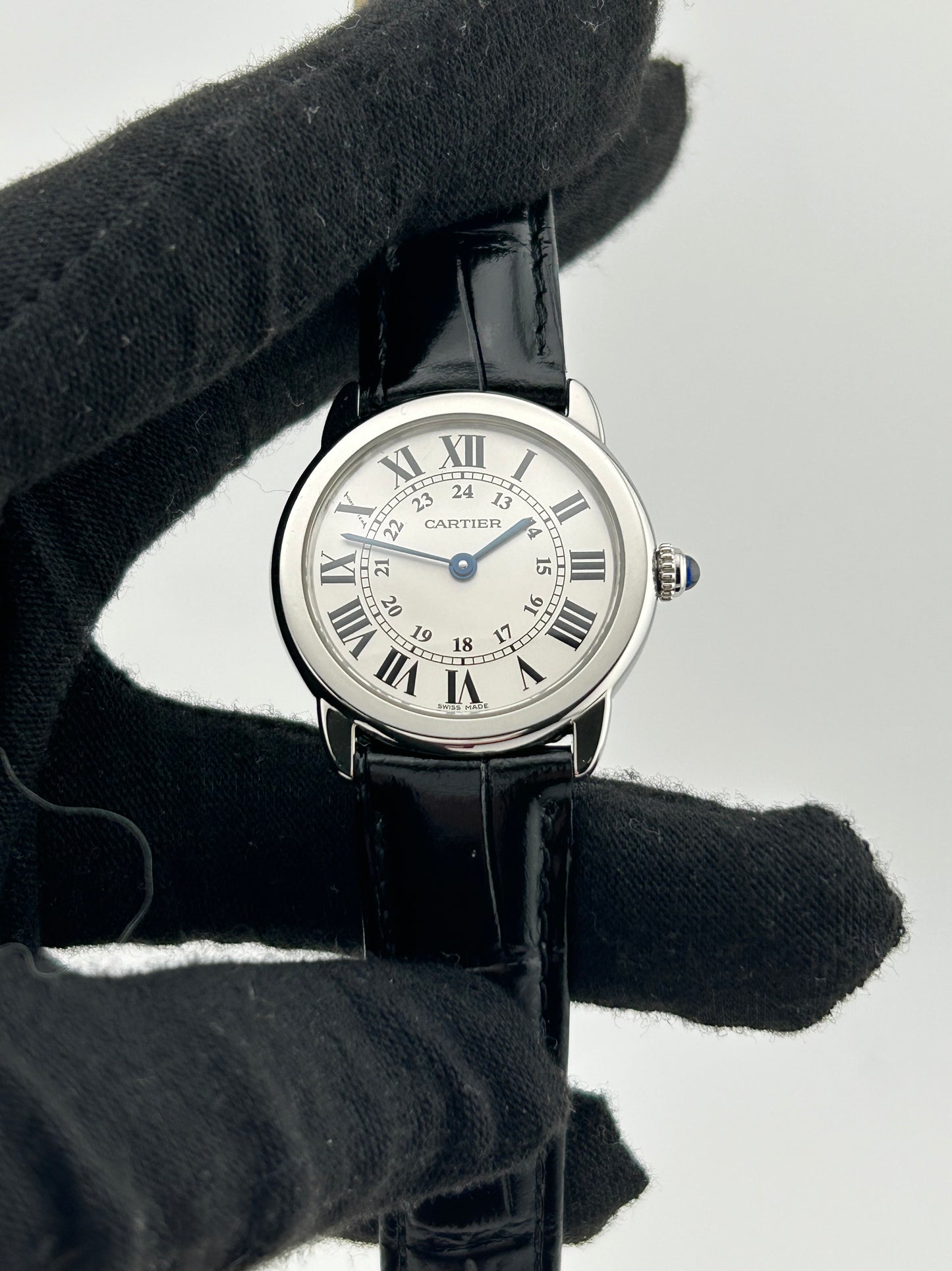 Cartier Ronde Solo de Cartier Silver Roman & Arabic Numerals Dial on Black Leather Strap Ref. W6700155 Card 2017 — view 2