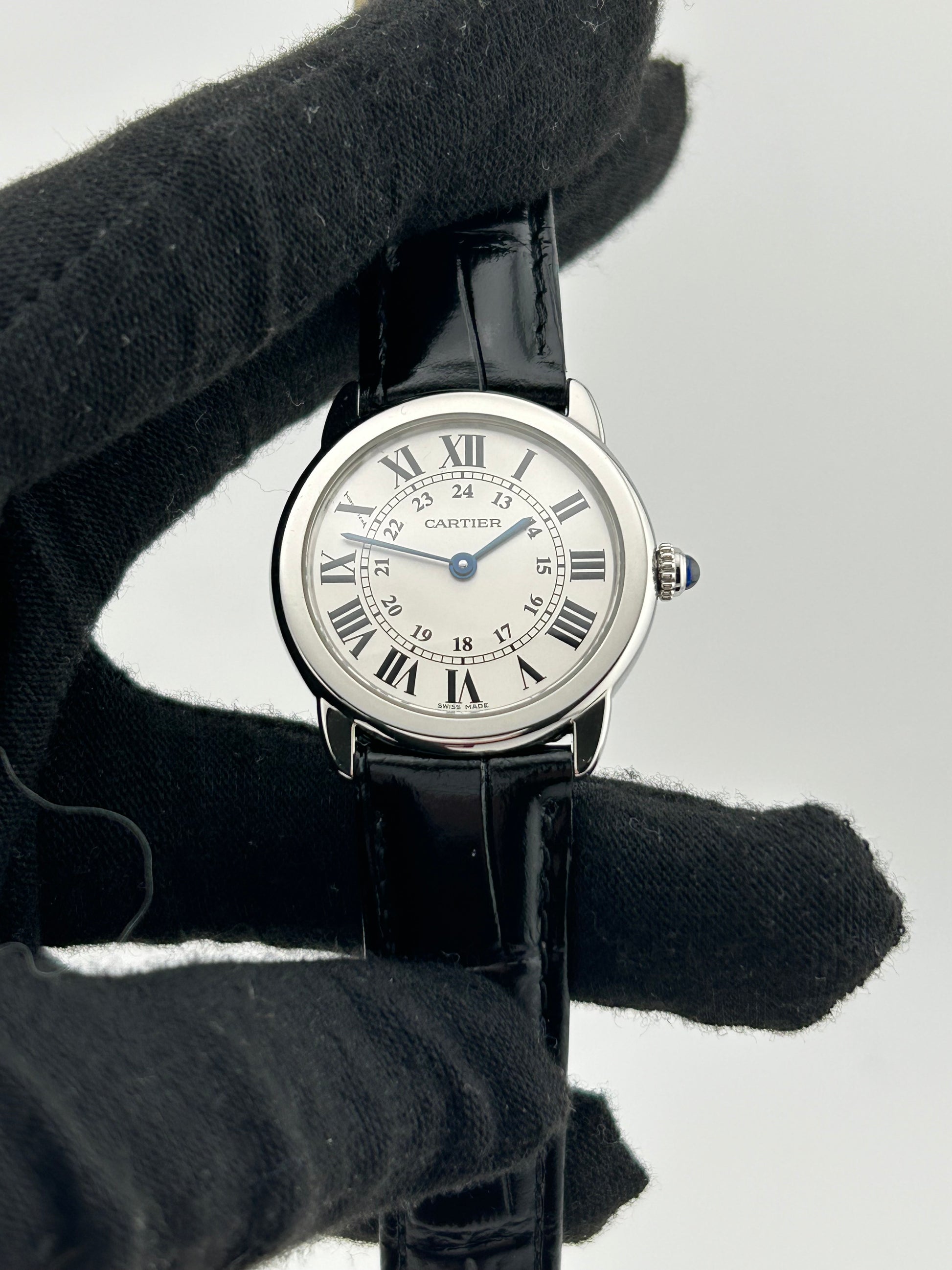 Cartier Ronde Solo de Cartier Silver Roman & Arabic Numerals Dial on Black Leather Strap Ref. W6700155 Card 2017 — view 2