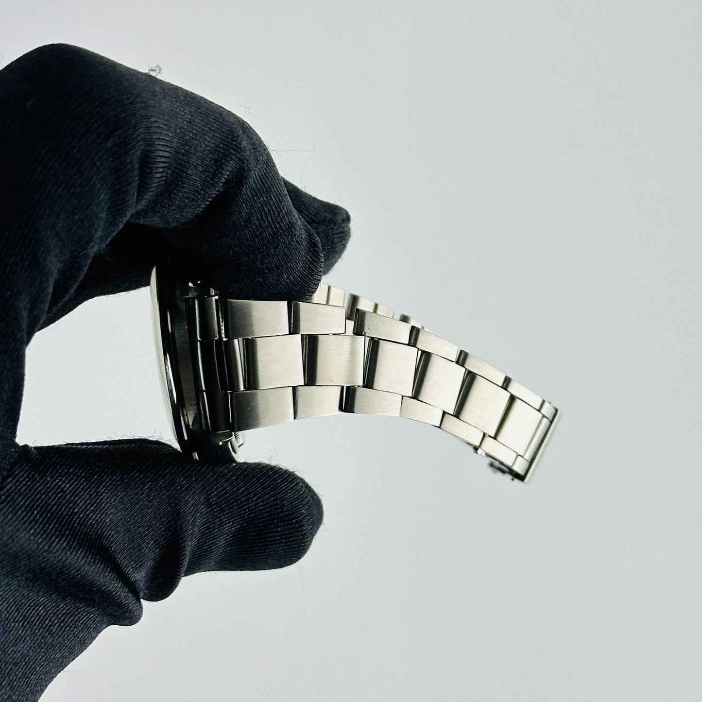 Rolex Air-King Silver Dial on Folded Oyster Ref. 5500 Papers 1977 — view 5