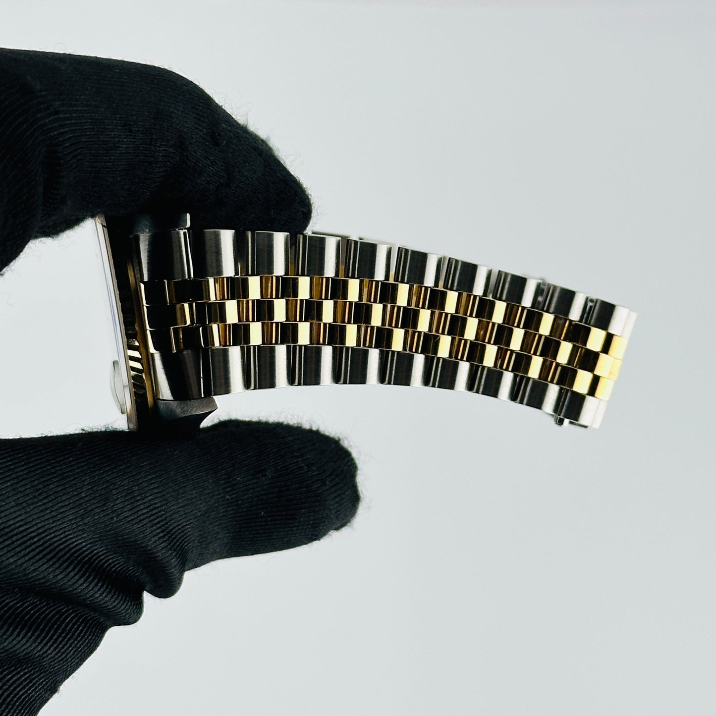 Rolex Datejust Champagne Stick Dial on D Link Jubilee Ref. 16233 Papers 2003 — view 4