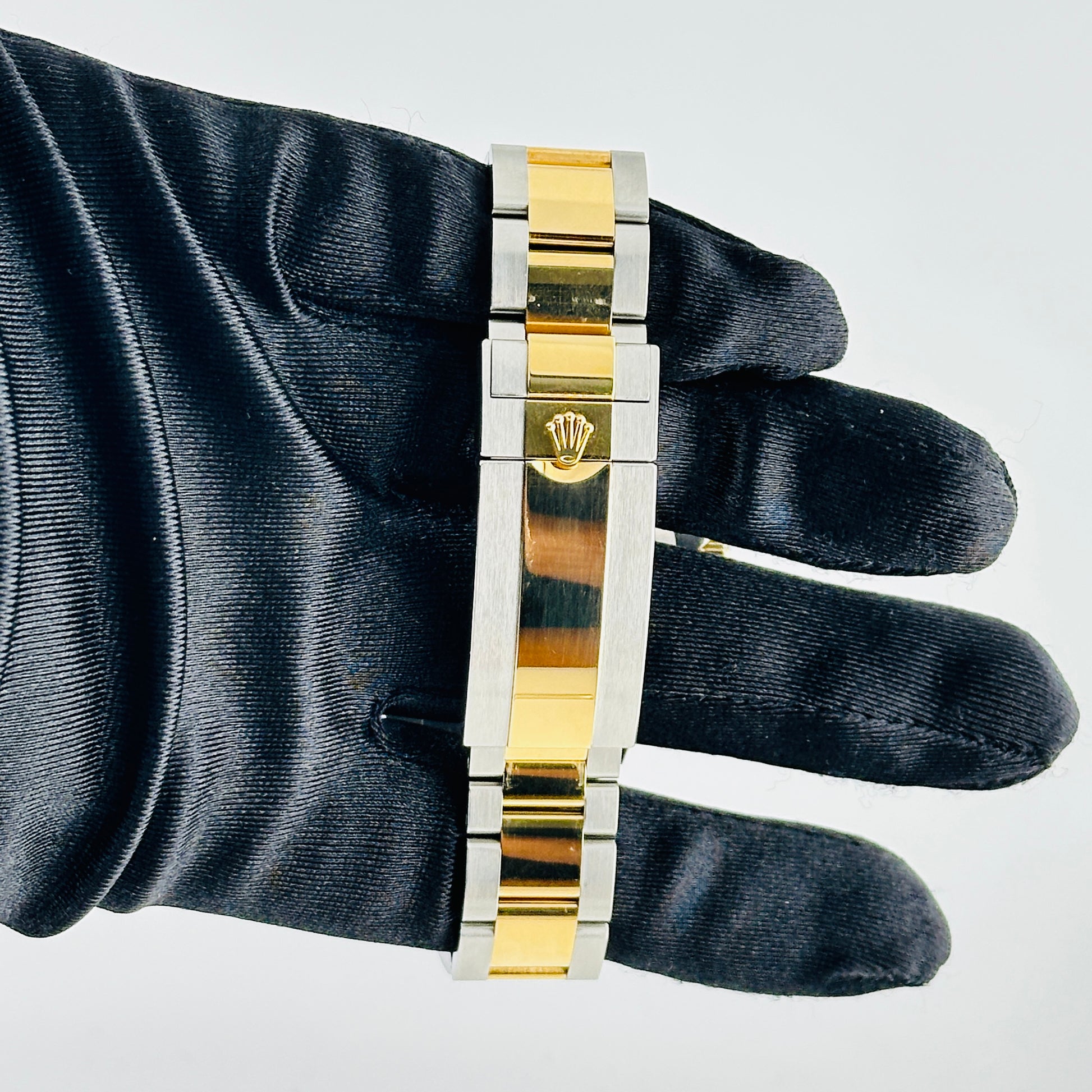 Rolex Submariner Blue Dial on Oyster Bracelet Ref. 126613LB Card 2024 — view 4