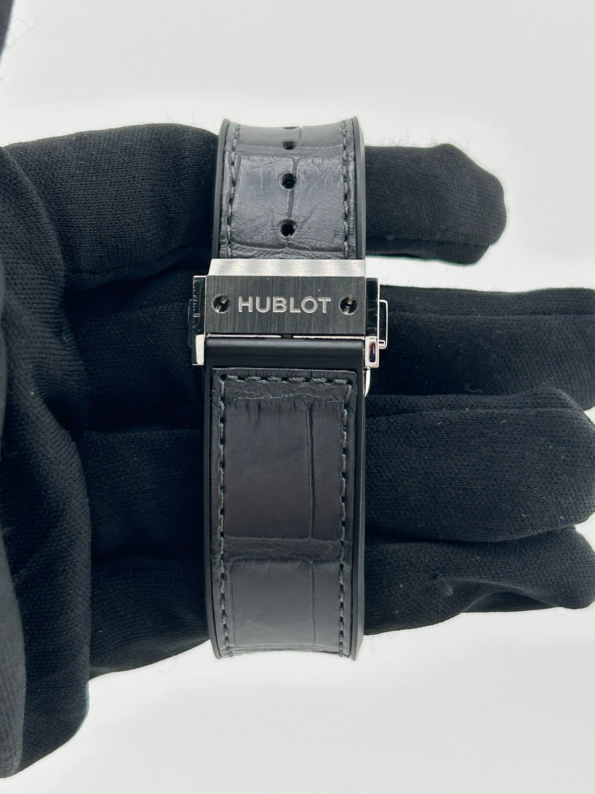 Hublot Classic Fusion Grey Dial on Rubber Strap Ref. 542.NX.7071.RX — view 4