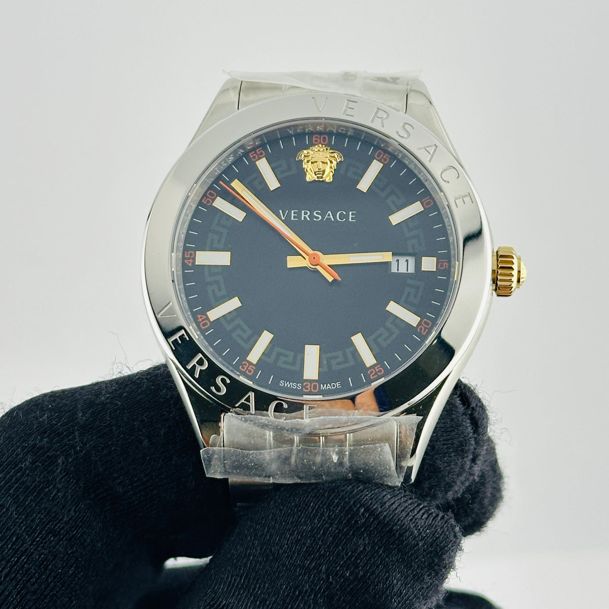 Versace Hellenyium Black Dial on Stainless Steel Bracelet Ref. VEVK00420 Complete Open Date — view 2