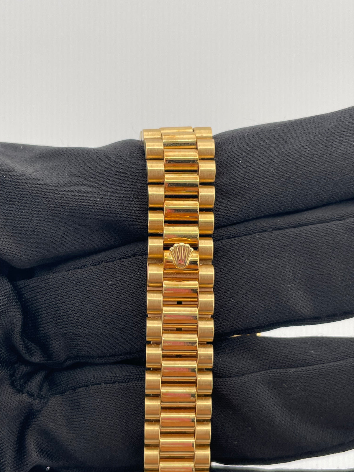Rolex Datejust Lady Champagne Stick Dial on President Bracelet Ref. 69178 Papers 1990 — view 4